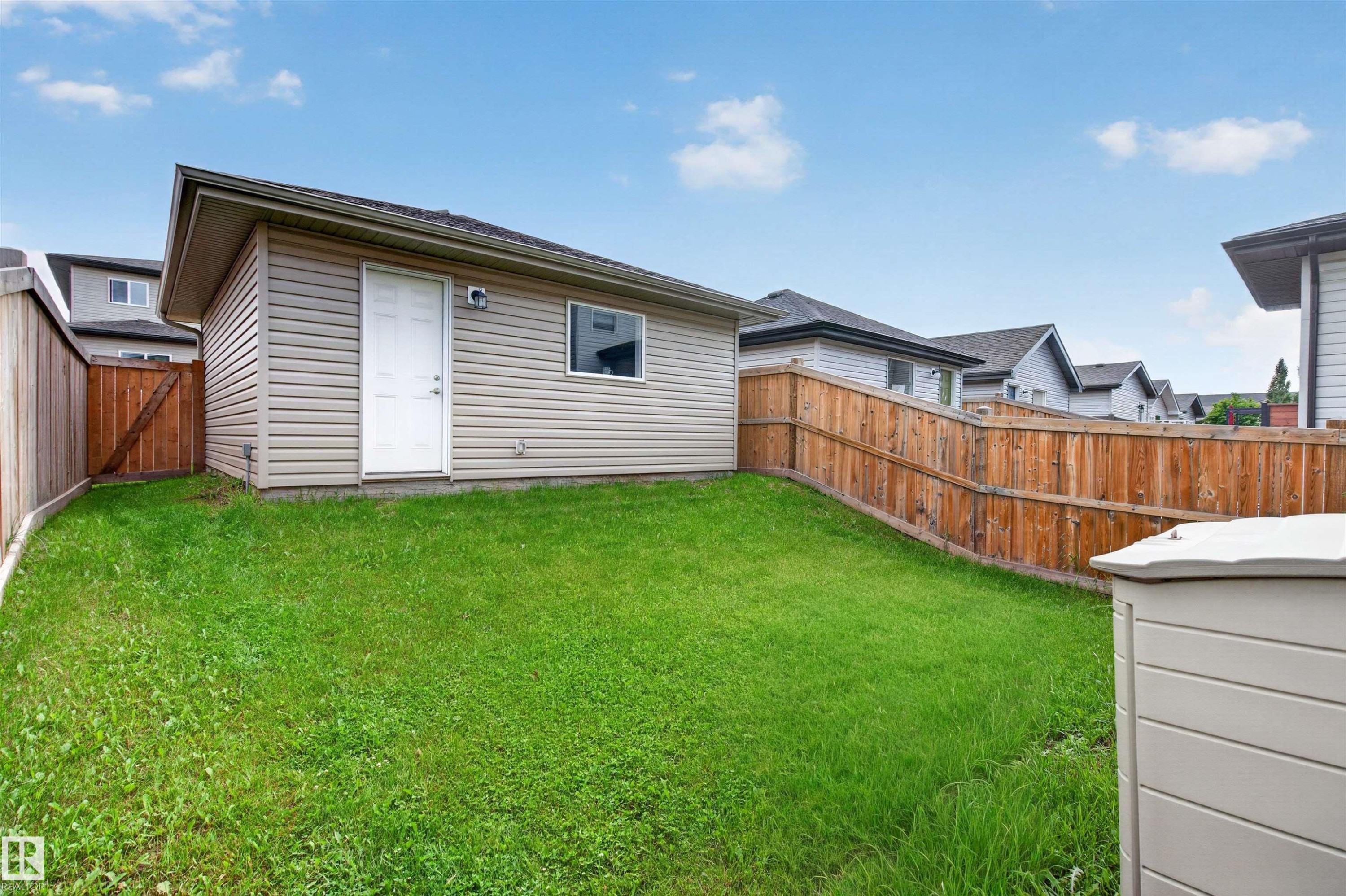 1541 Secord Road Nw, Edmonton, AB - Outdoor With Exterior