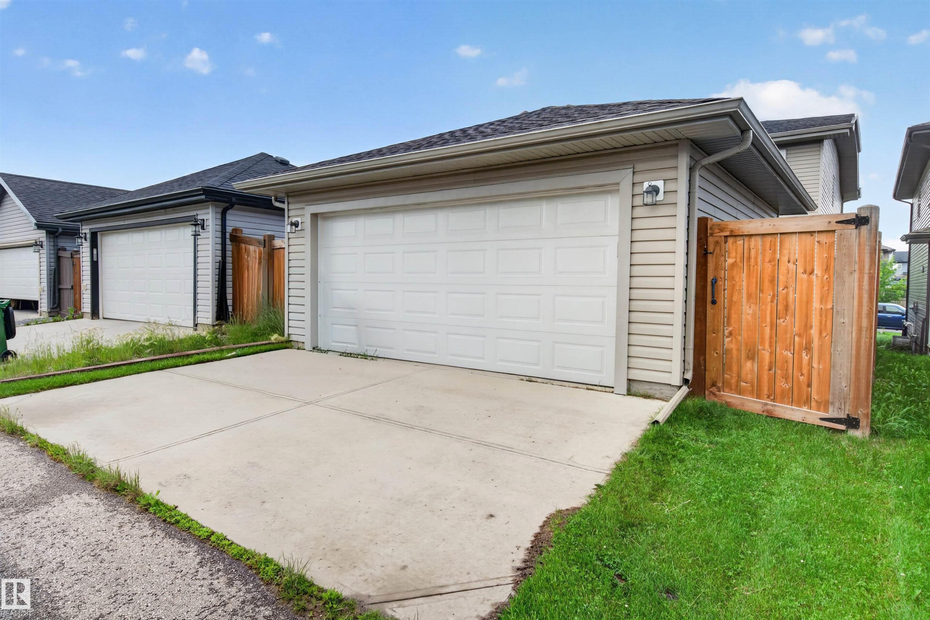 1541 Secord Road Nw, Edmonton, AB - Outdoor