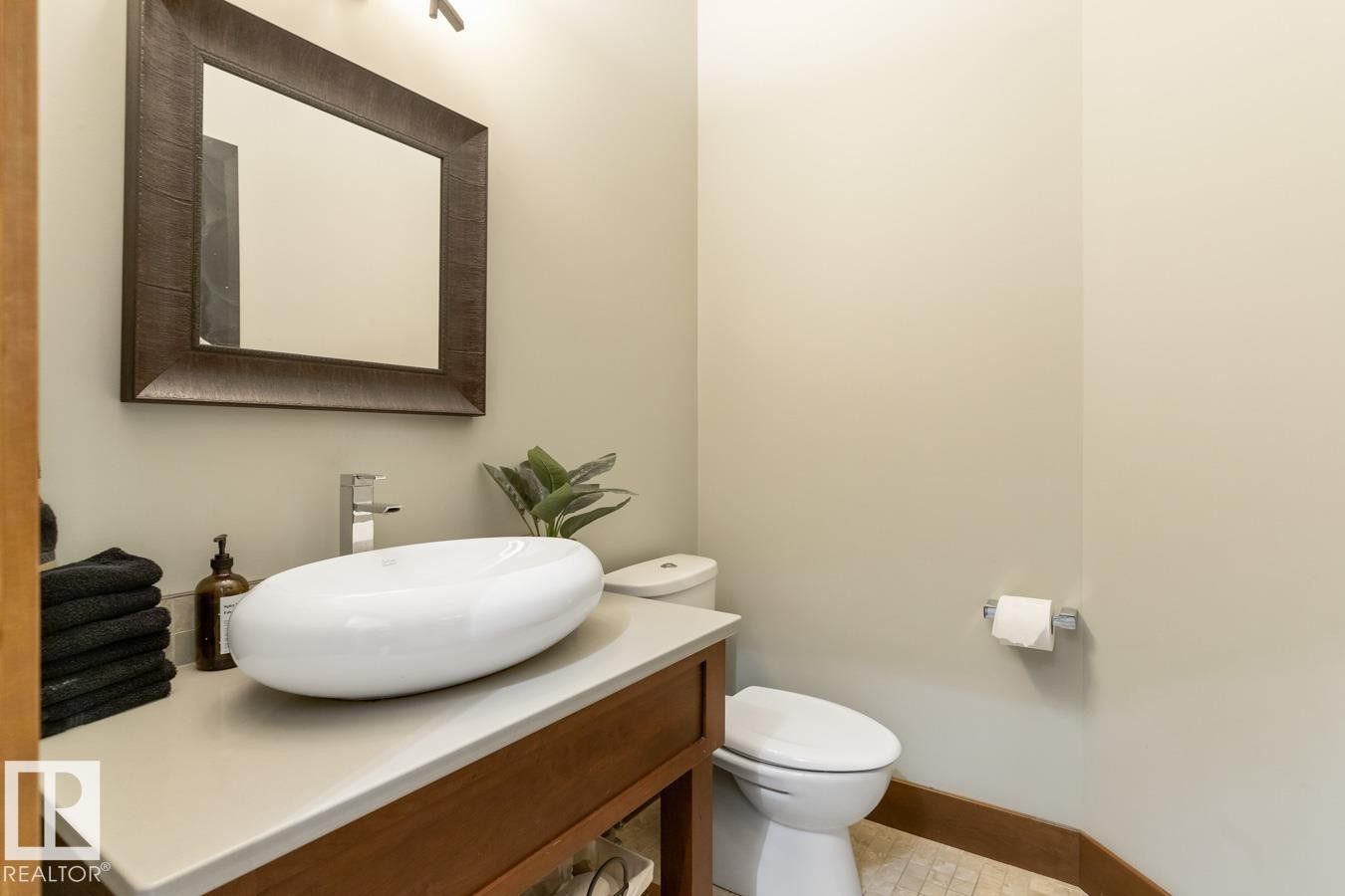 4023 Whispering River Drive Nw, Edmonton, AB - Indoor Photo Showing Bathroom