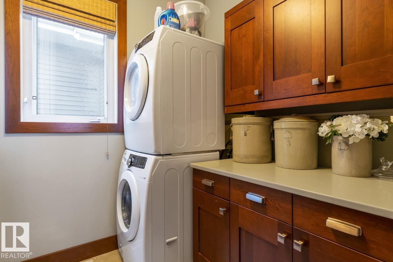 4023 Whispering River Drive Nw, Edmonton, AB - Indoor Photo Showing Laundry Room