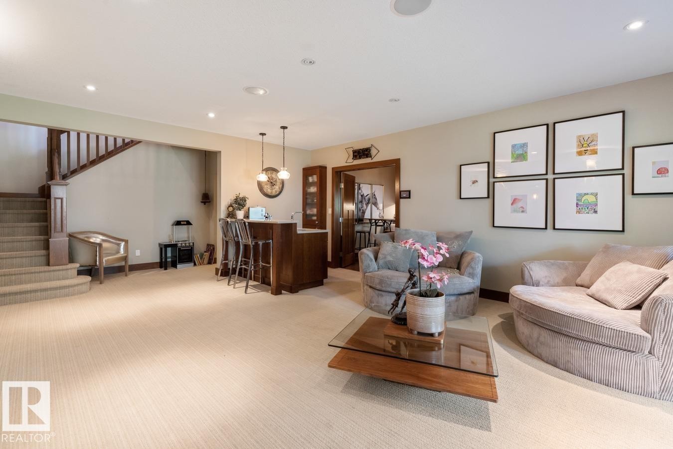 4023 Whispering River Drive Nw, Edmonton, AB - Indoor Photo Showing Living Room