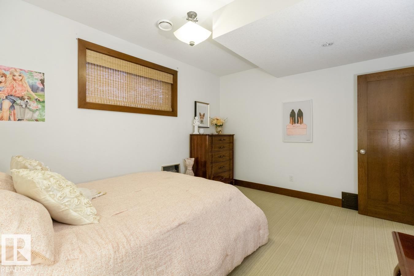 4023 Whispering River Drive Nw, Edmonton, AB - Indoor Photo Showing Bedroom