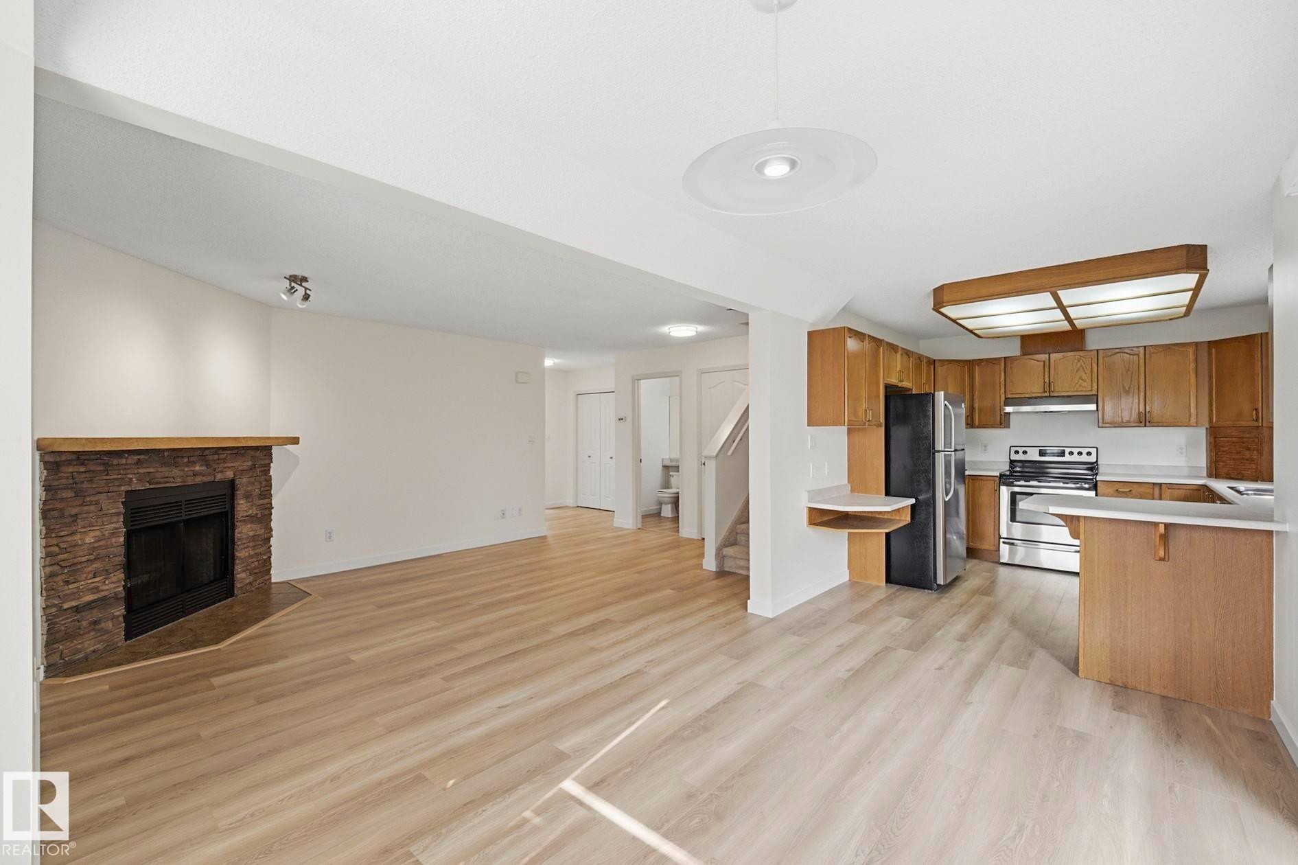 8 10 Devon Close, St. Albert, AB