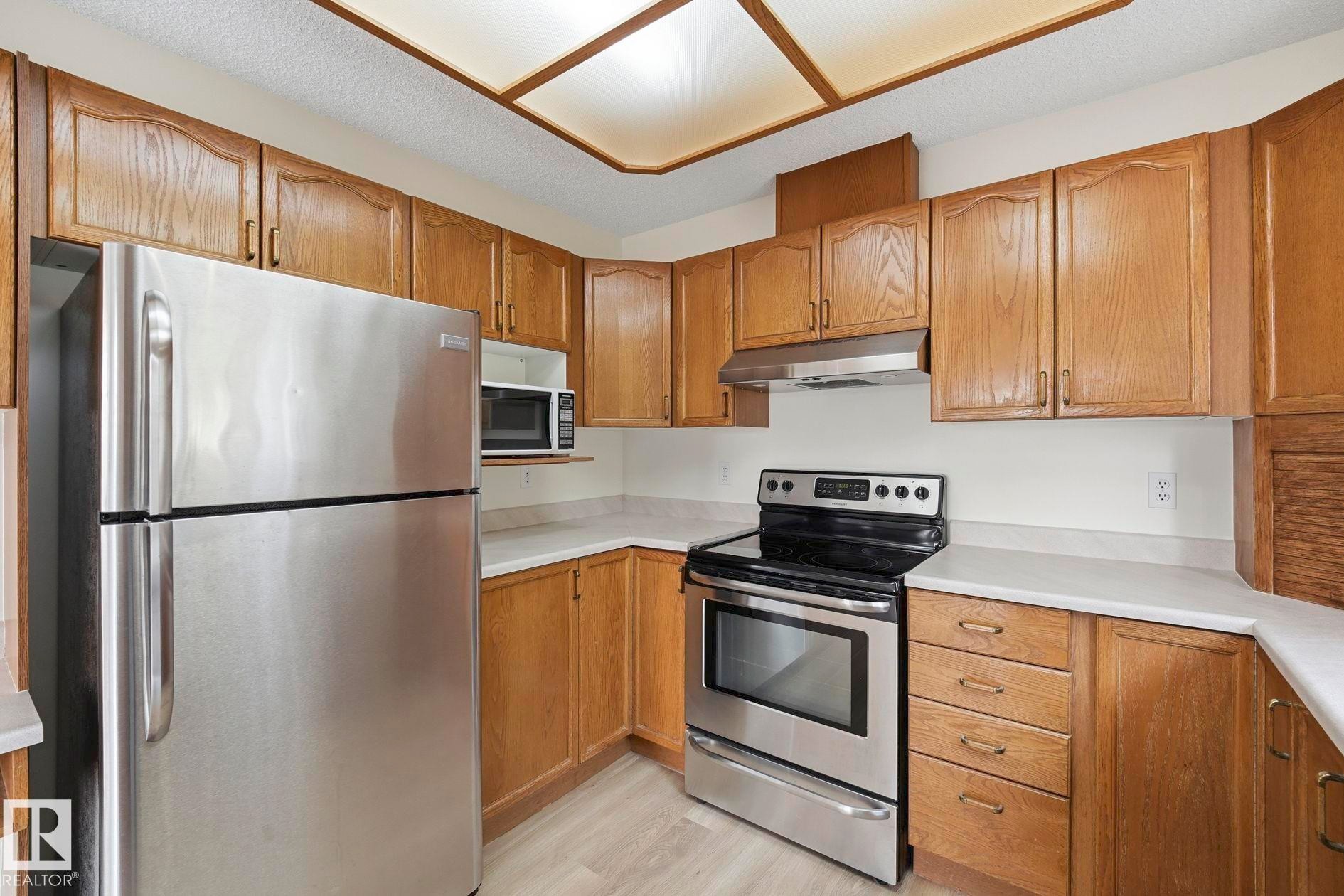 8 10 Devon Close, St. Albert, AB