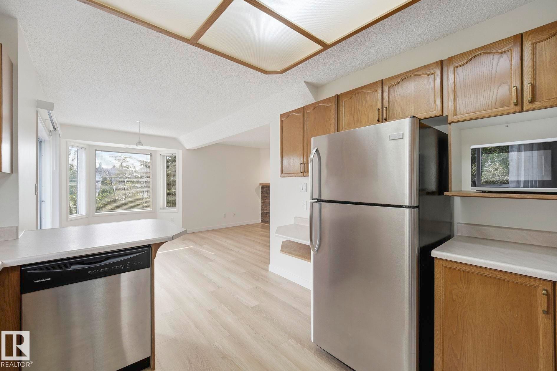 8 10 Devon Close, St. Albert, AB