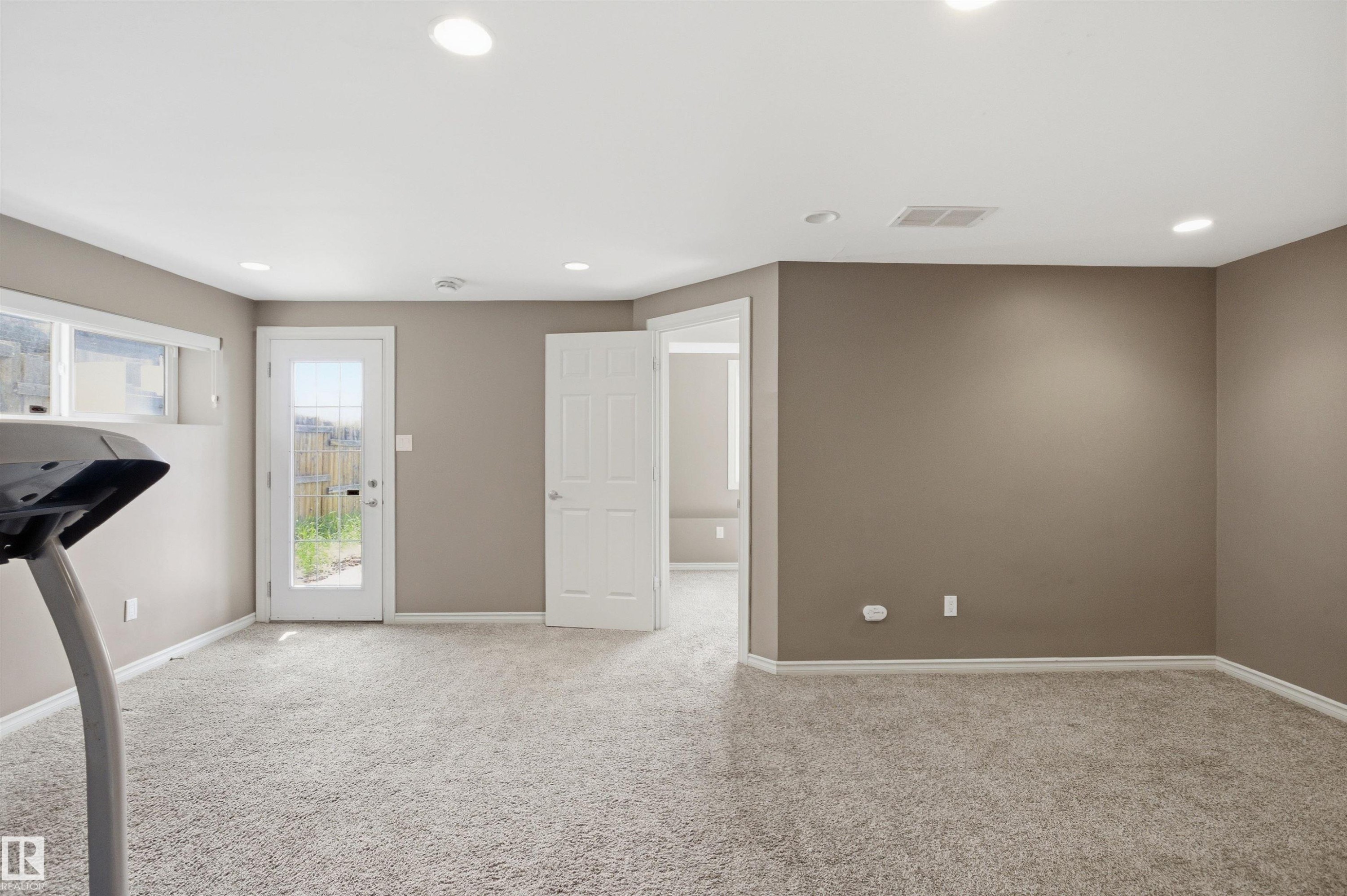 2017 118 Street, Edmonton, AB - Indoor Photo Showing Other Room