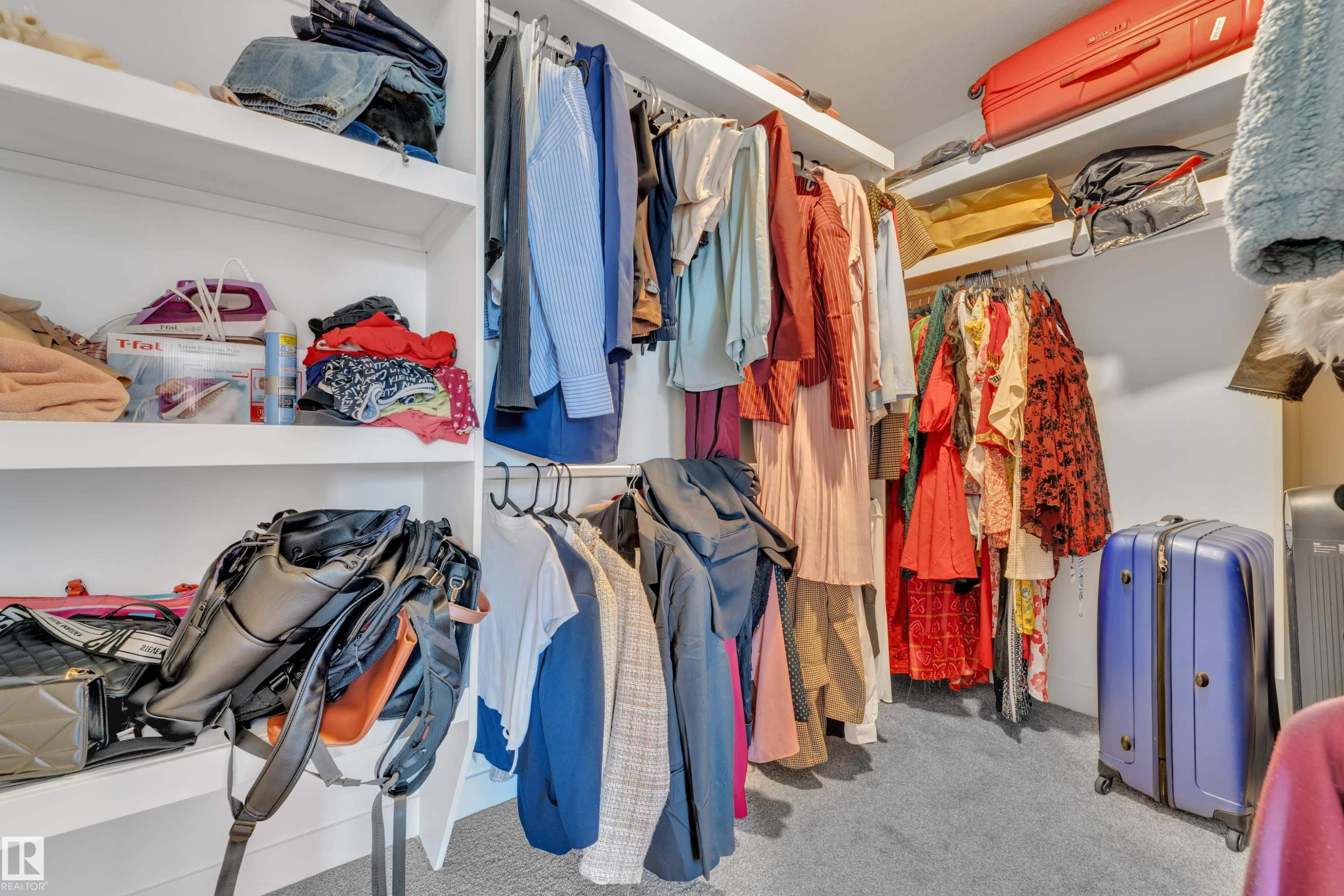 1538 Grant Way Nw, Edmonton, AB - Indoor With Storage