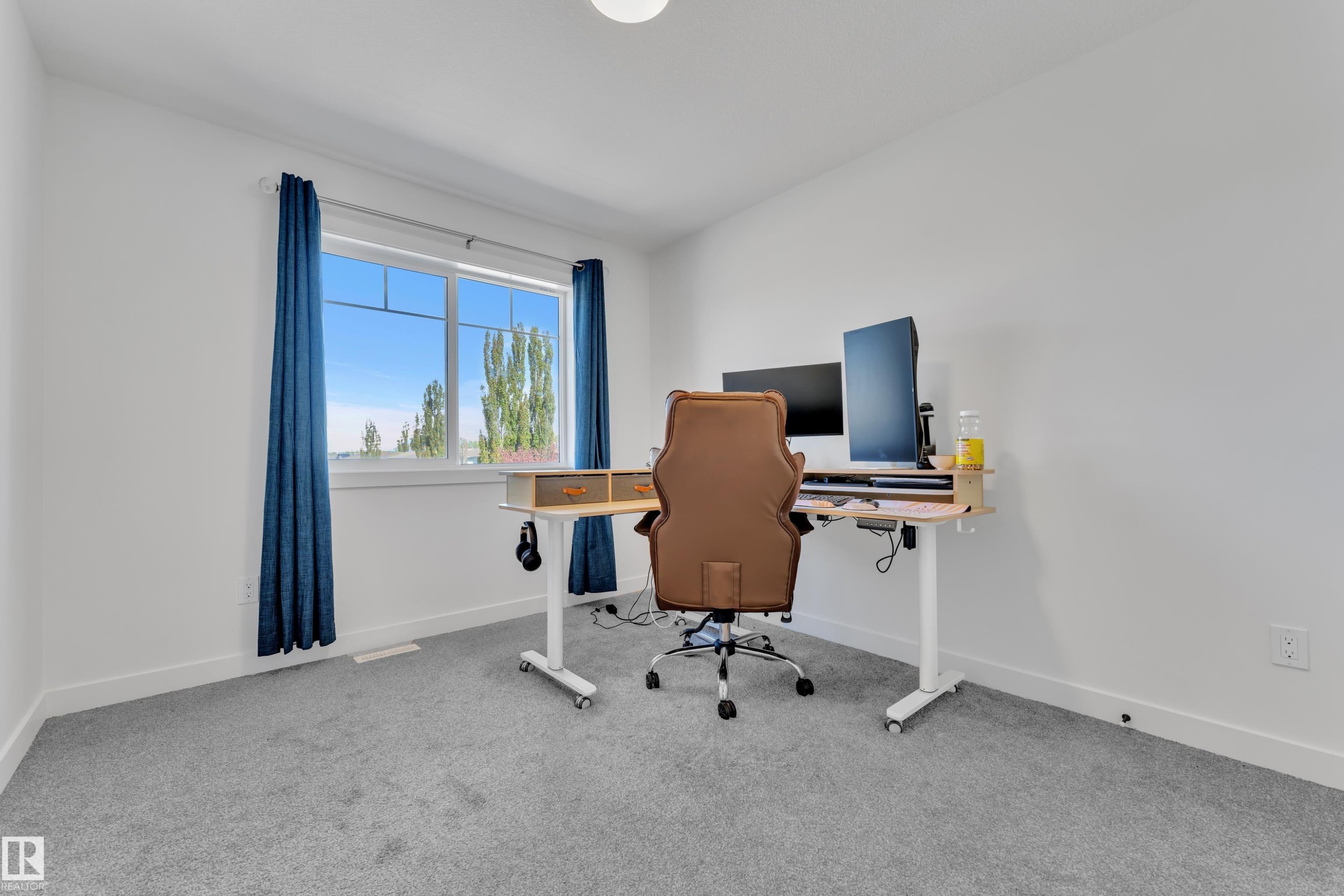 1538 Grant Way Nw, Edmonton, AB - Indoor Photo Showing Office