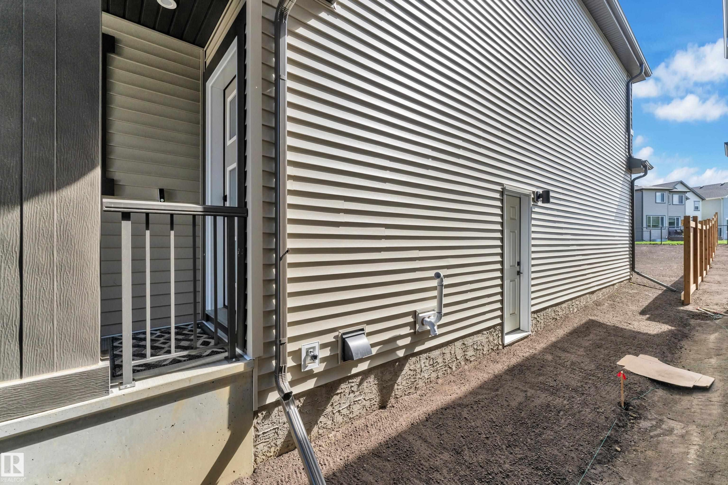 1538 Grant Way Nw, Edmonton, AB - Outdoor