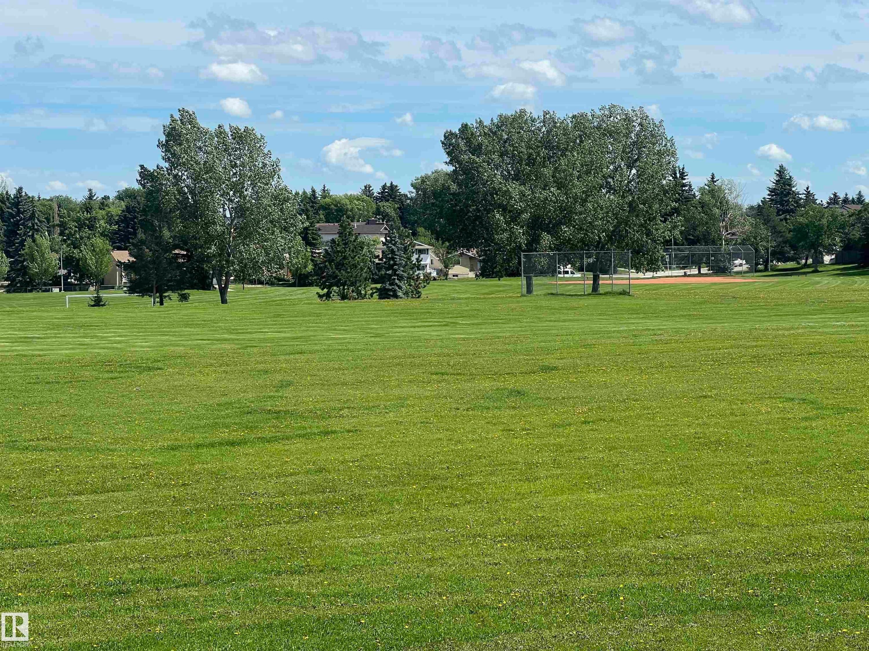 18 6032 38 Avenue, Edmonton, AB