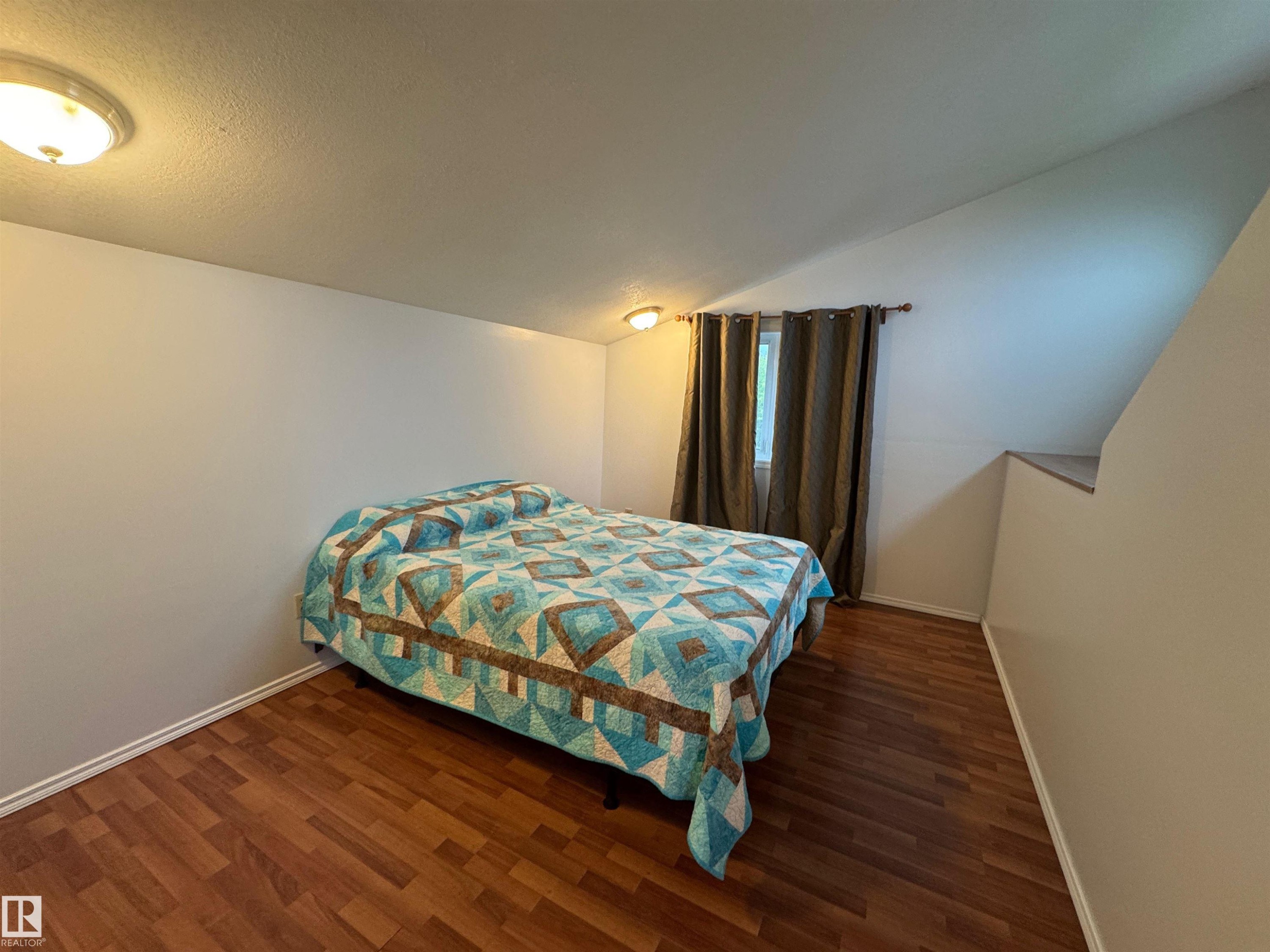 59416 Rng Rd 94, Rural St. Paul County, AB - Indoor Photo Showing Bedroom