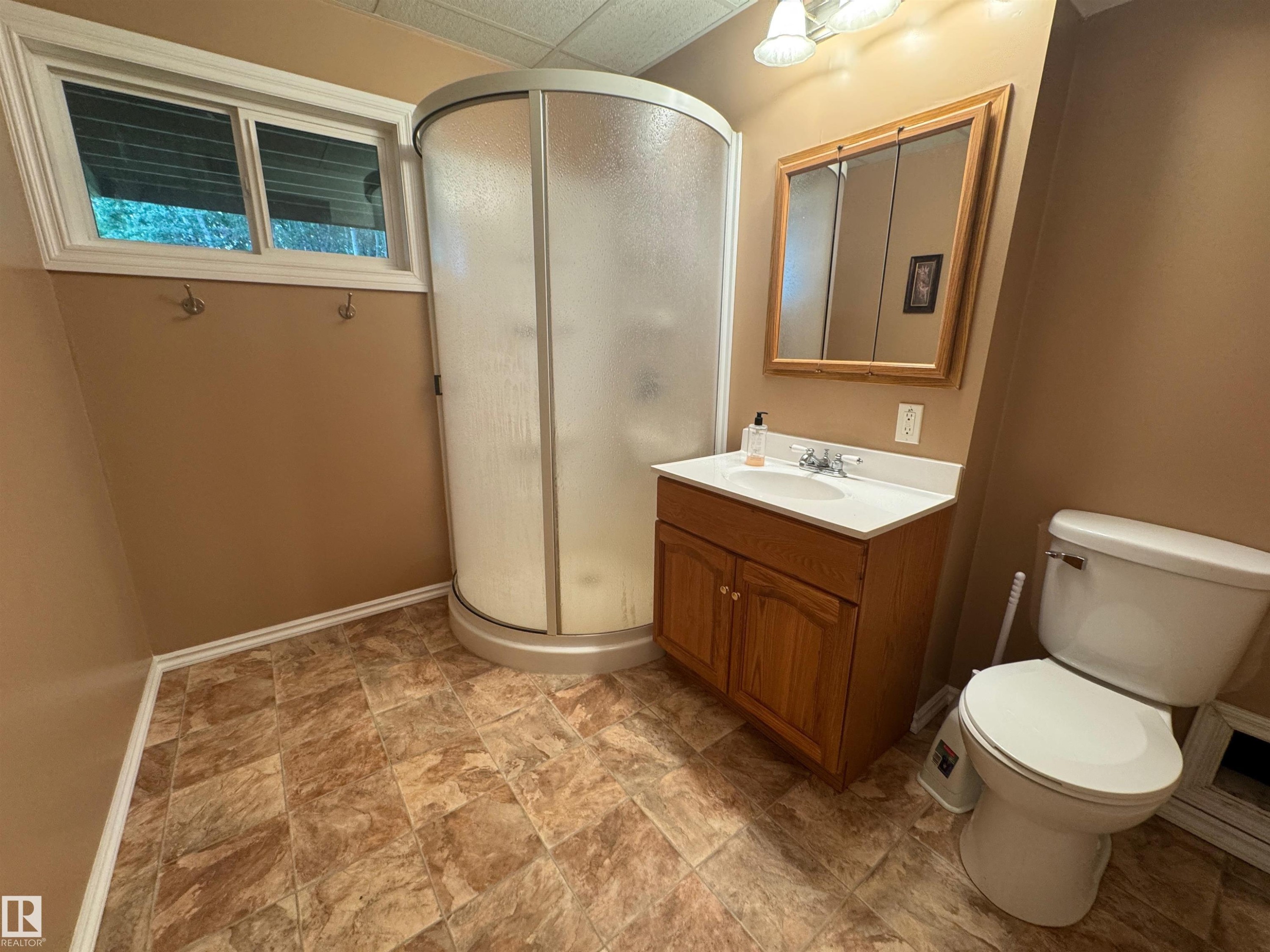 59416 Rng Rd 94, Rural St. Paul County, AB - Indoor Photo Showing Bathroom