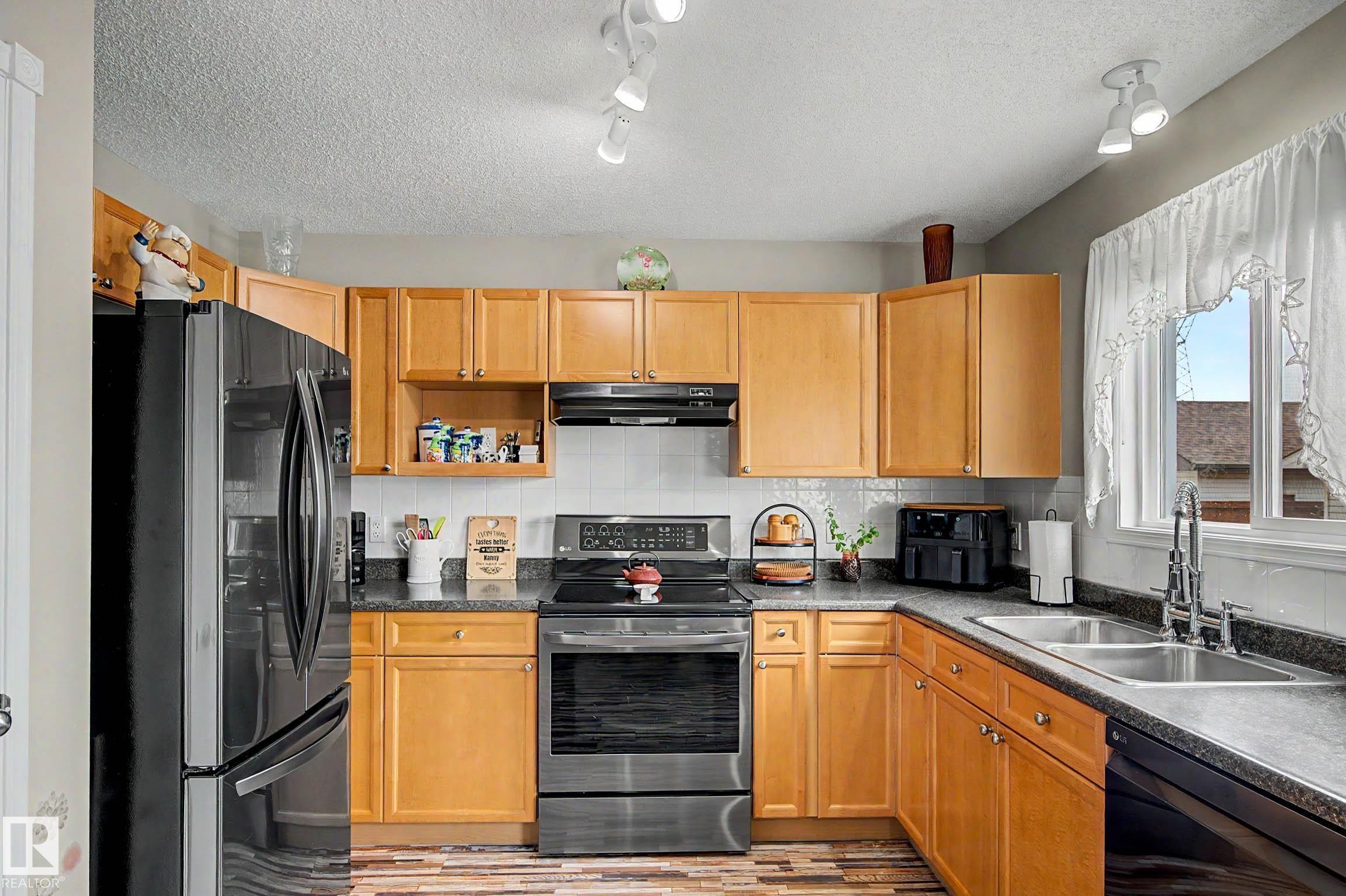 16114 43 Street, Edmonton, AB