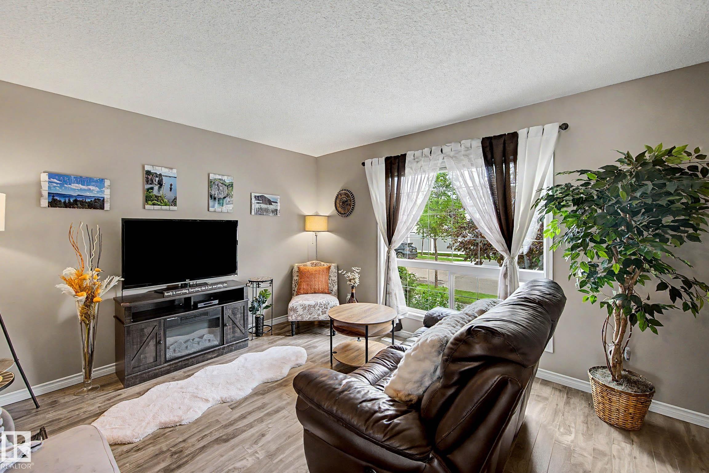 16114 43 Street, Edmonton, AB