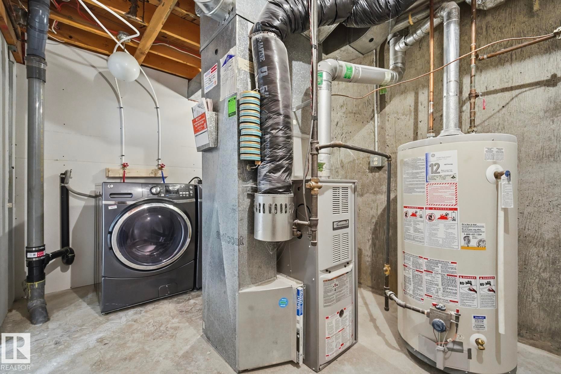 21 Lakewood Village Nw, Edmonton, AB - Indoor