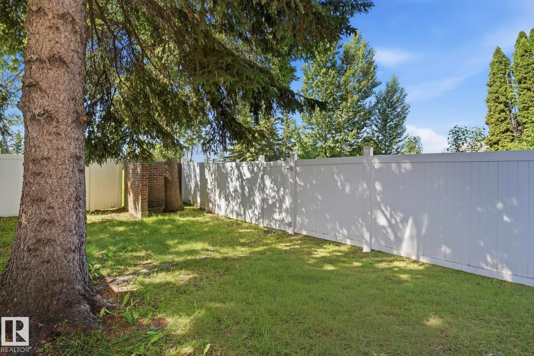 21 Lakewood Village Nw, Edmonton, AB - Outdoor