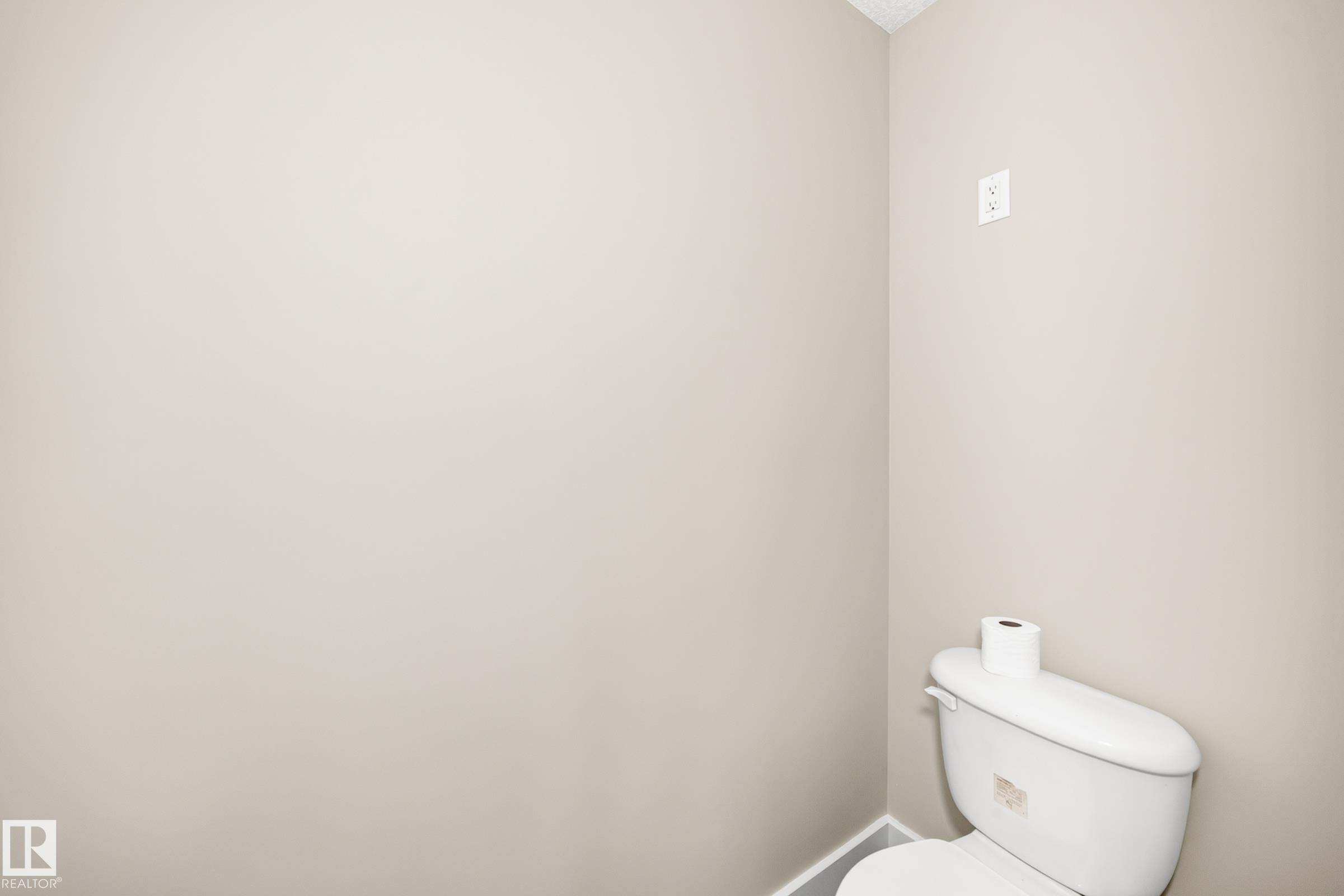 2984 Mcphadden Way Sw, Edmonton, AB - Indoor Photo Showing Bathroom