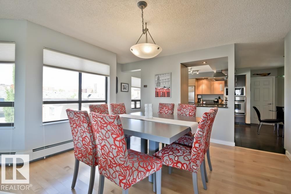 #7 9734 111 St Nw, Edmonton, AB - Indoor Photo Showing Dining Room