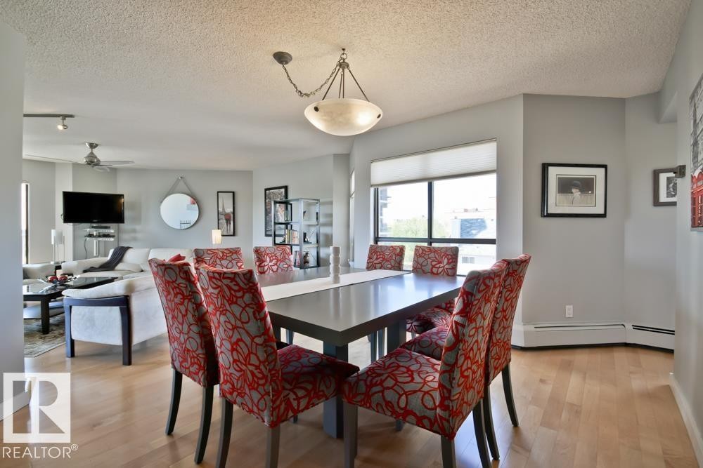 #7 9734 111 St Nw, Edmonton, AB - Indoor Photo Showing Dining Room