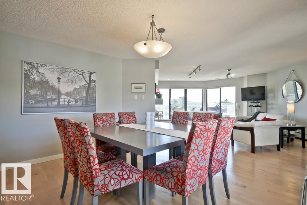 #7 9734 111 St Nw, Edmonton, AB - Indoor Photo Showing Dining Room