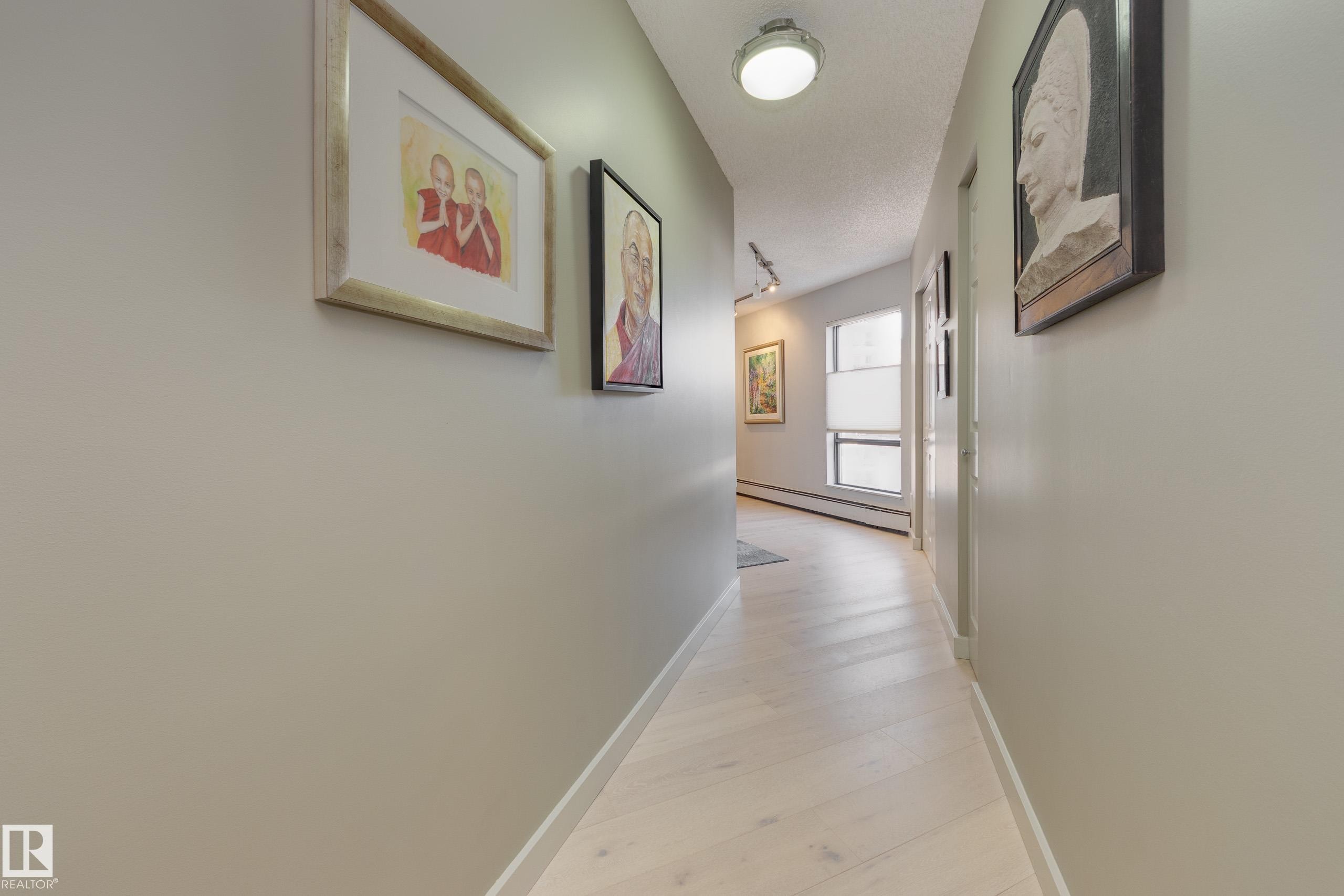 #7 9734 111 St Nw, Edmonton, AB - Indoor Photo Showing Other Room