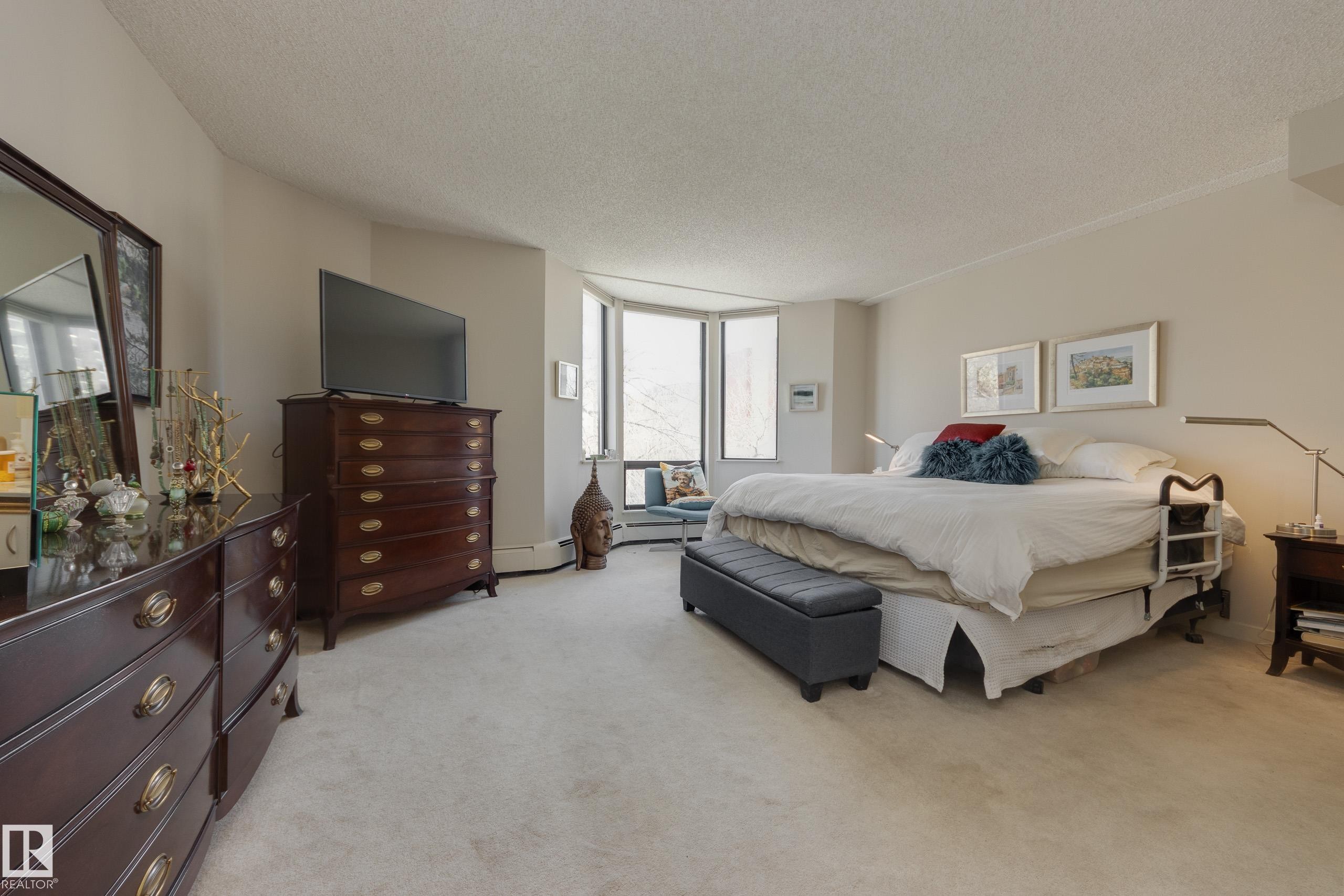 #7 9734 111 St Nw, Edmonton, AB - Indoor Photo Showing Bedroom