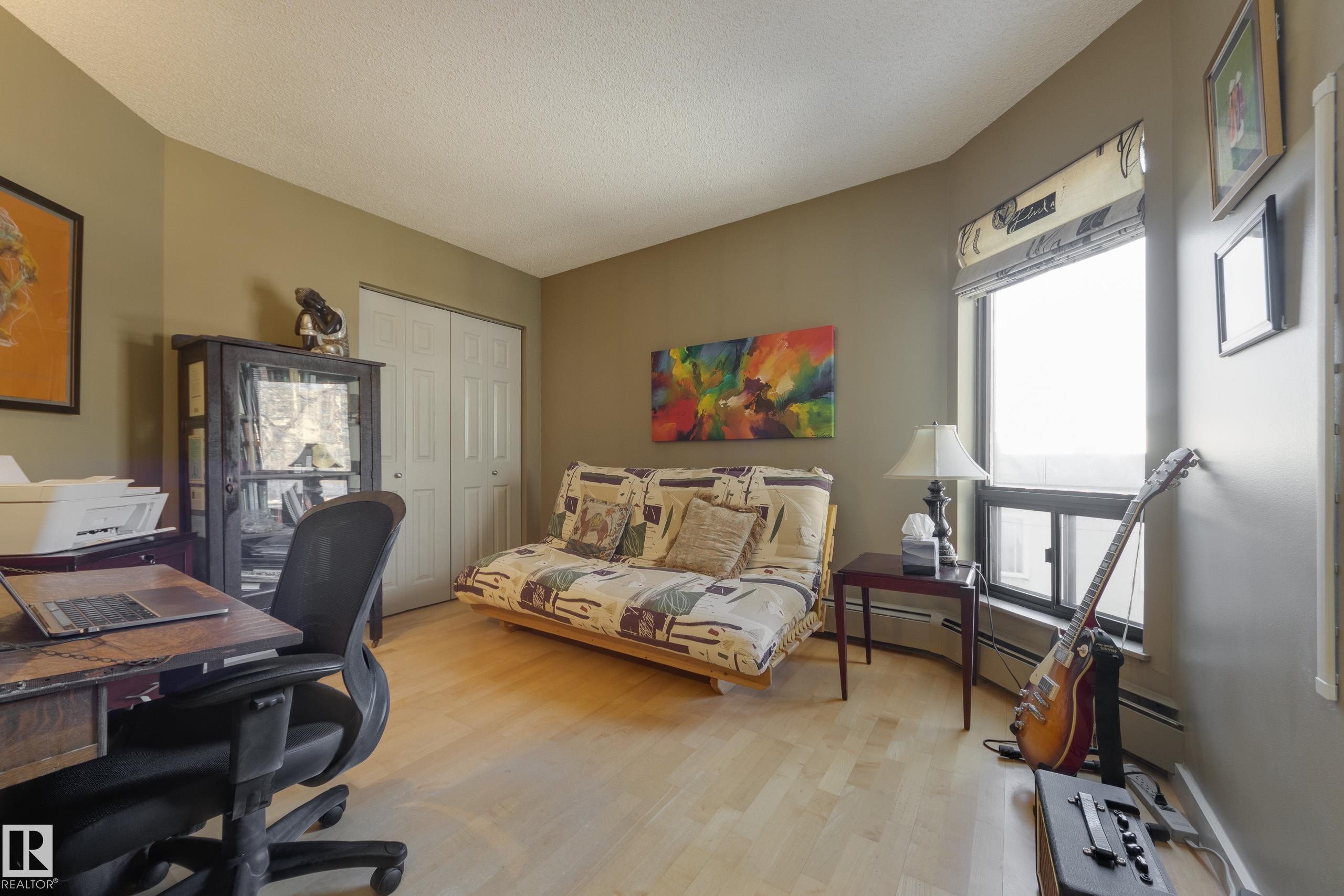 #7 9734 111 St Nw, Edmonton, AB - Indoor Photo Showing Bedroom