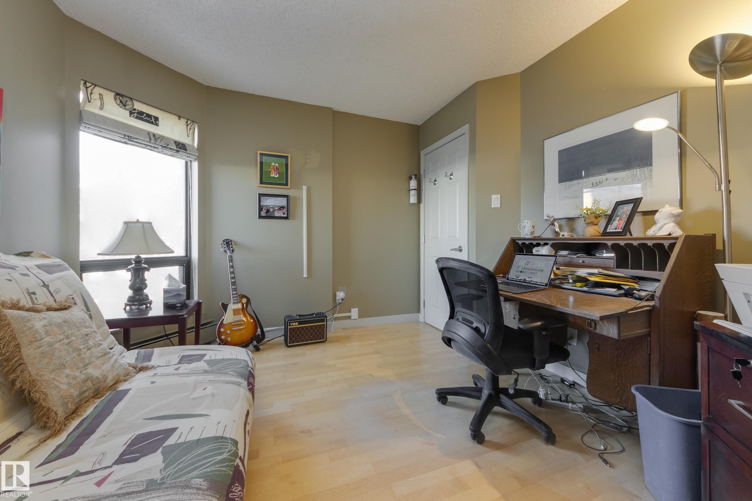#7 9734 111 St Nw, Edmonton, AB - Indoor