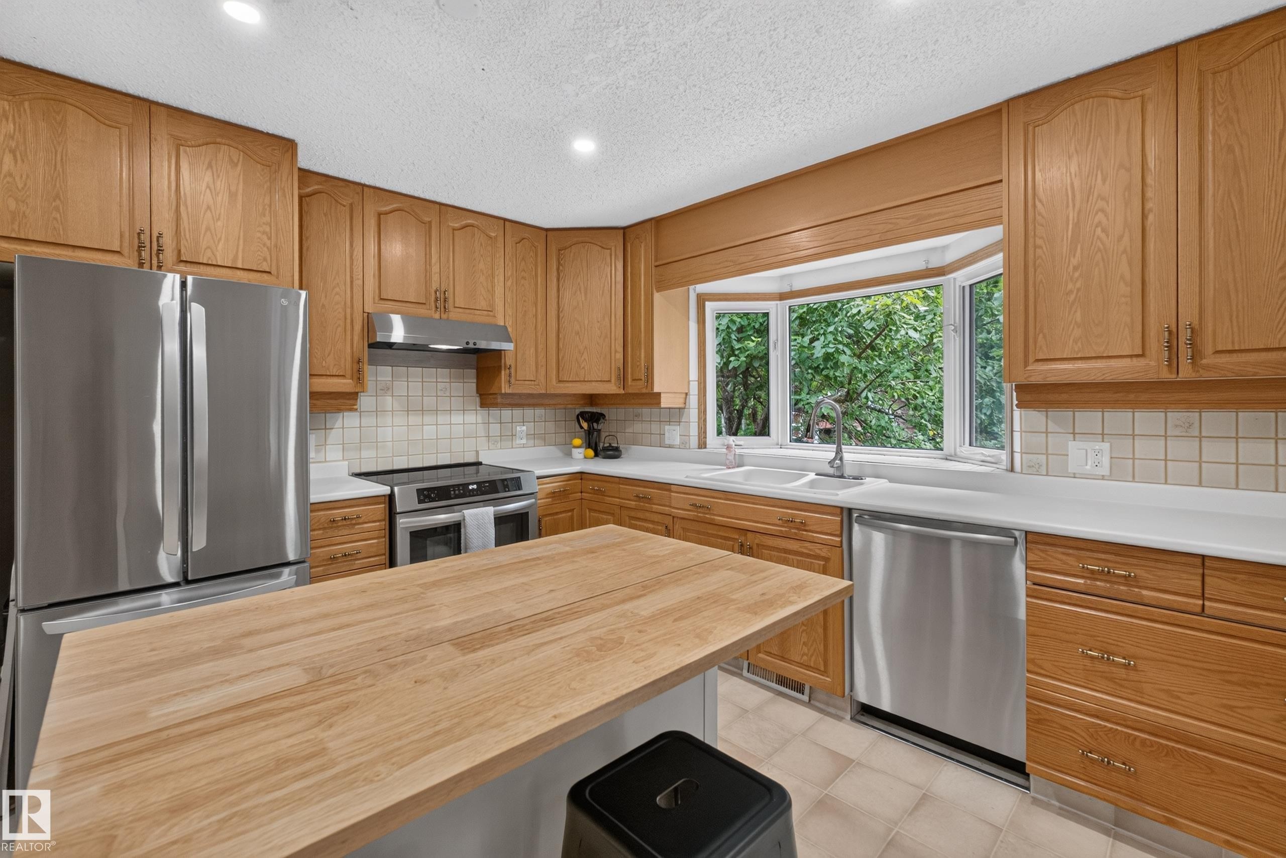 59 Fair Oaks Drive, St. Albert, AB