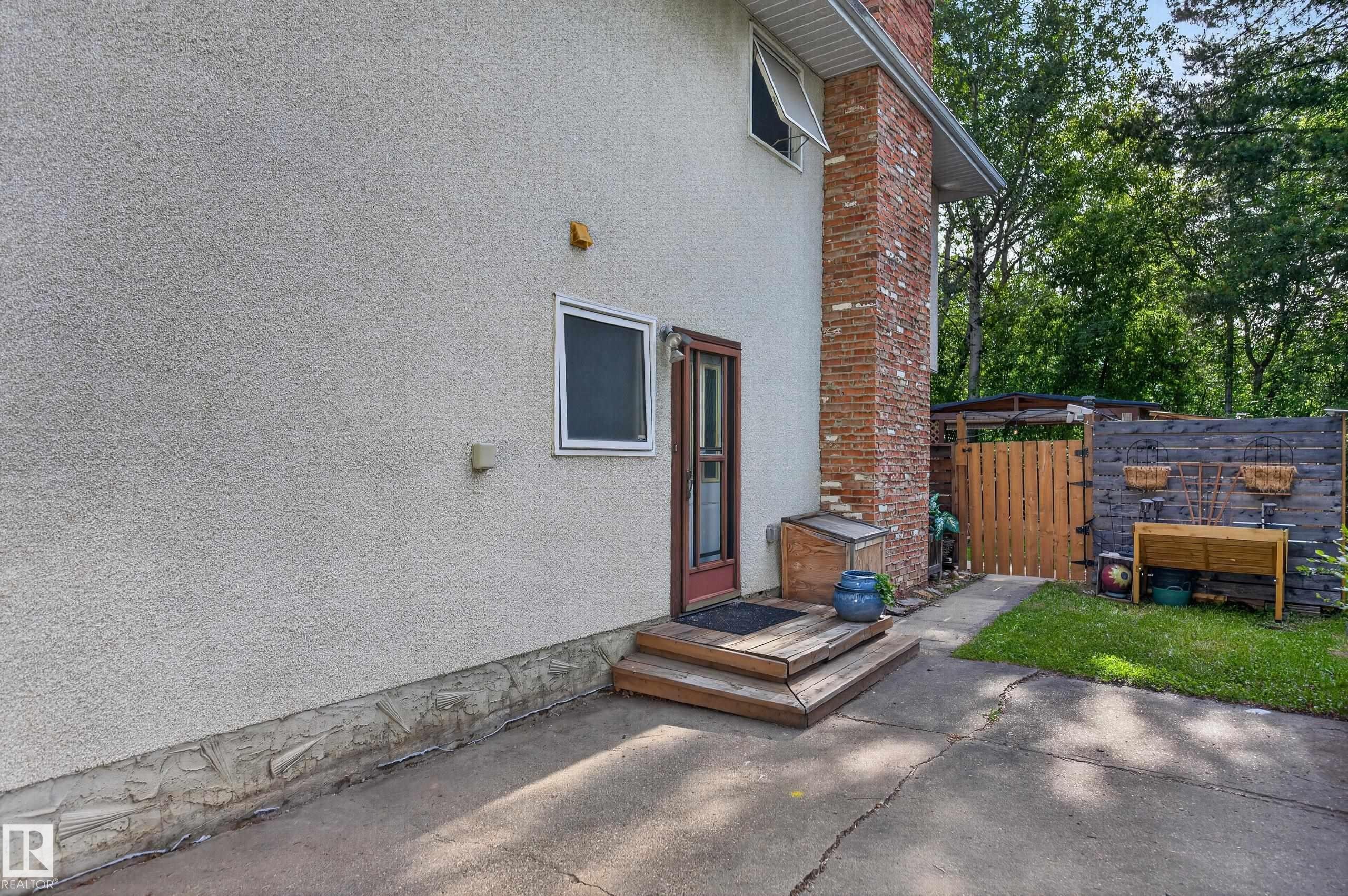 59 Fair Oaks Drive, St. Albert, AB