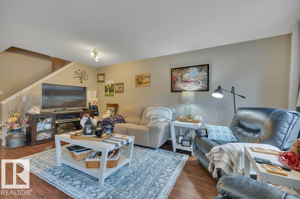 6042 214 Street, Edmonton, AB - Indoor Photo Showing Living Room