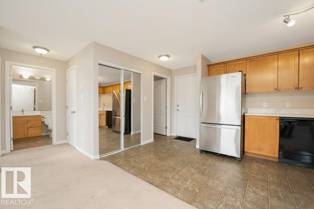 #1321 7339 South Terwillegar Dr Nw, Edmonton, AB - Indoor Photo Showing Kitchen