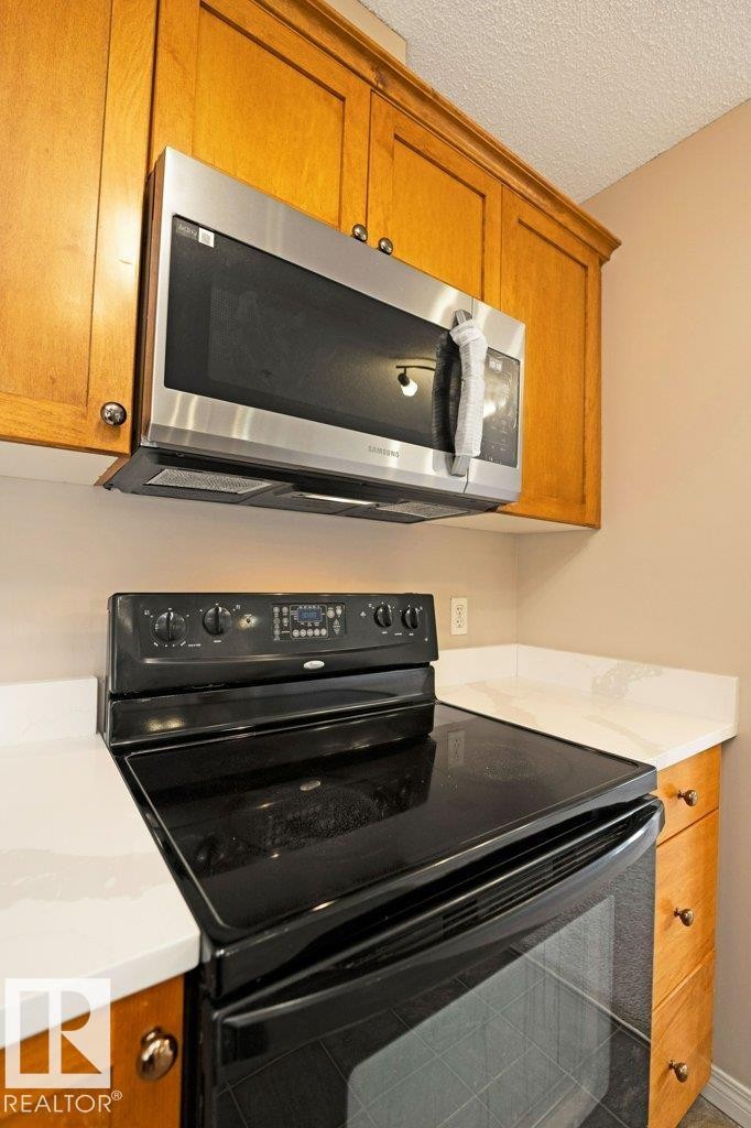 #1321 7339 South Terwillegar Dr Nw, Edmonton, AB - Indoor Photo Showing Kitchen