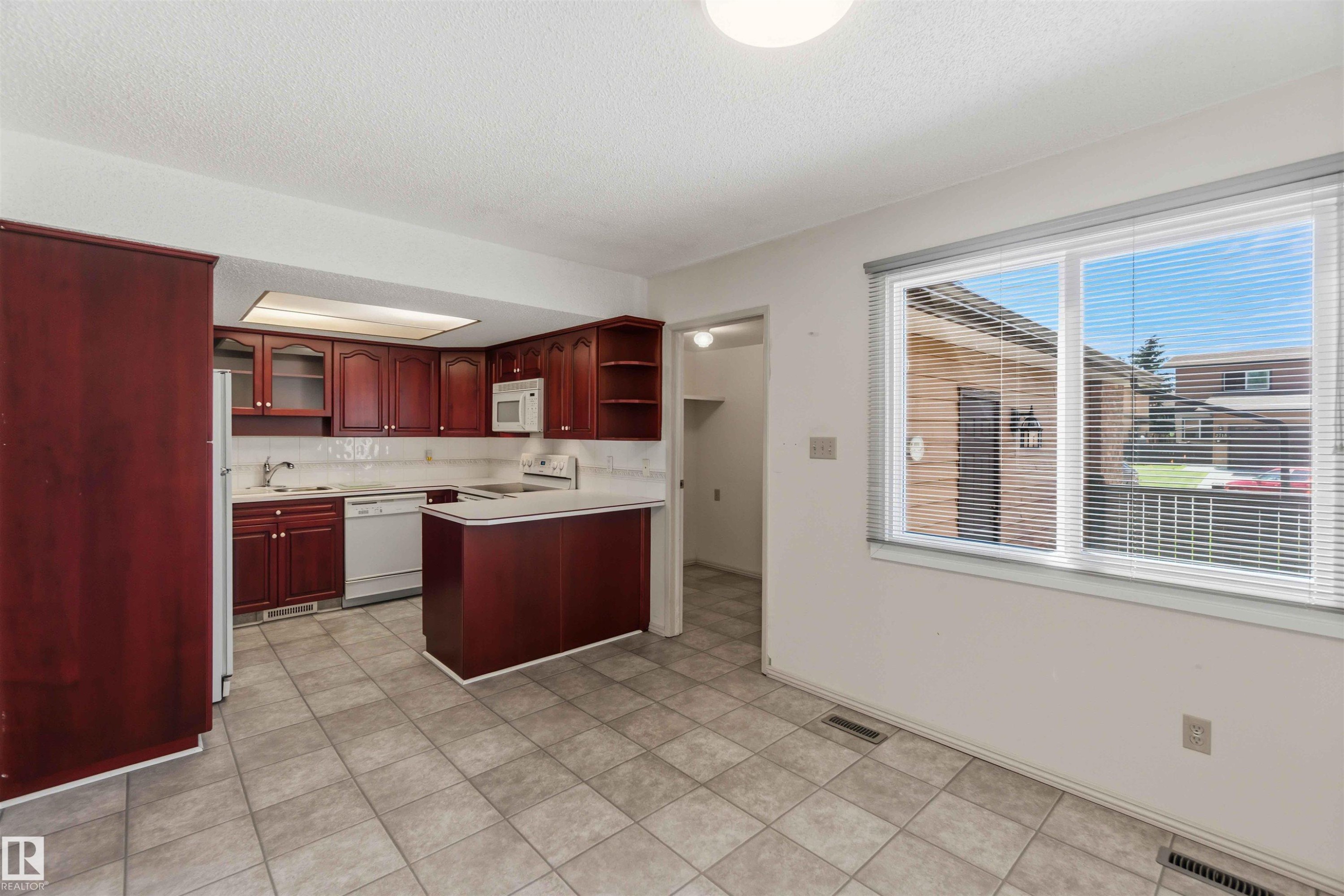 2716 136A Avenue, Edmonton, AB