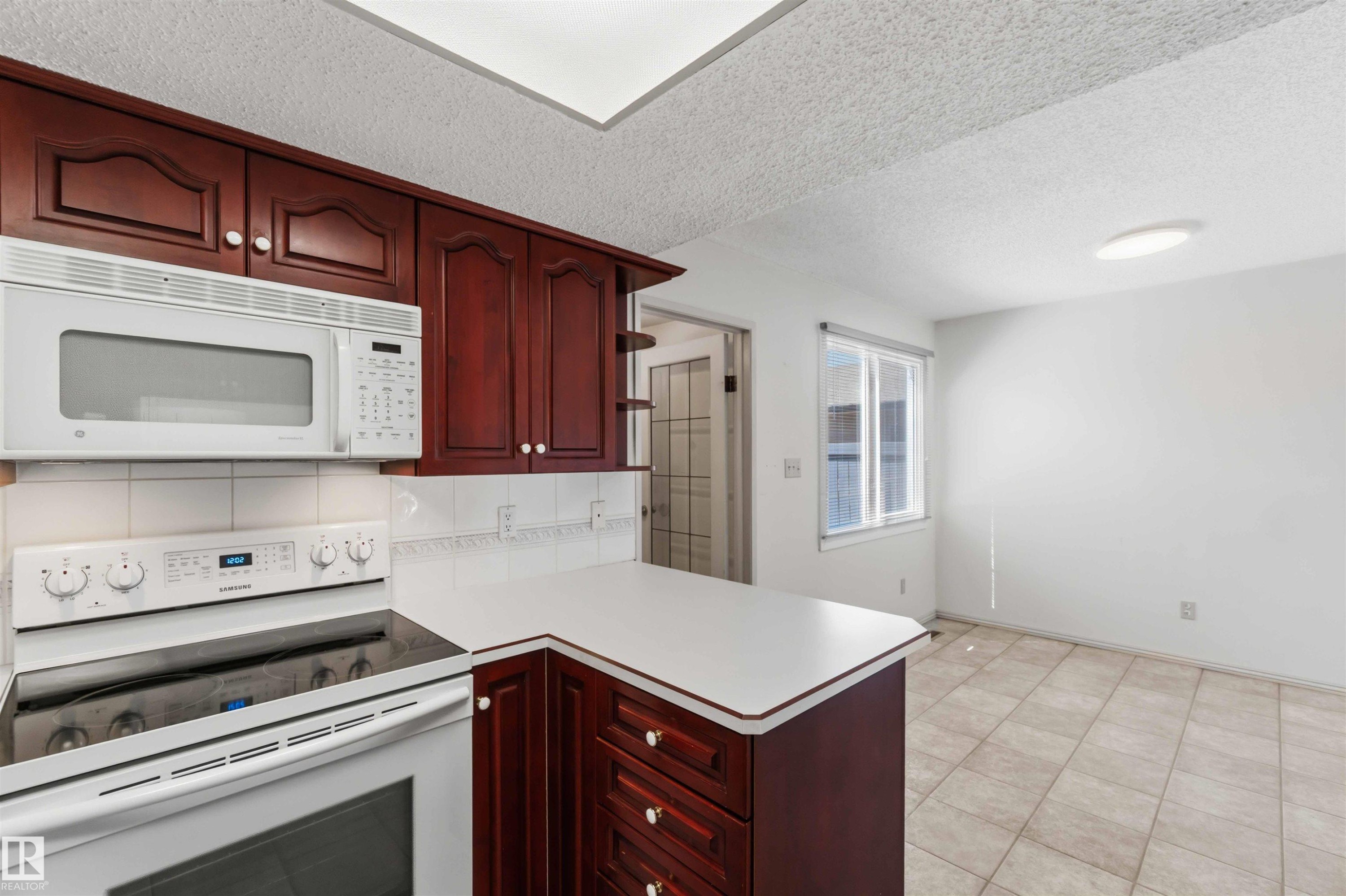 2716 136A Avenue, Edmonton, AB