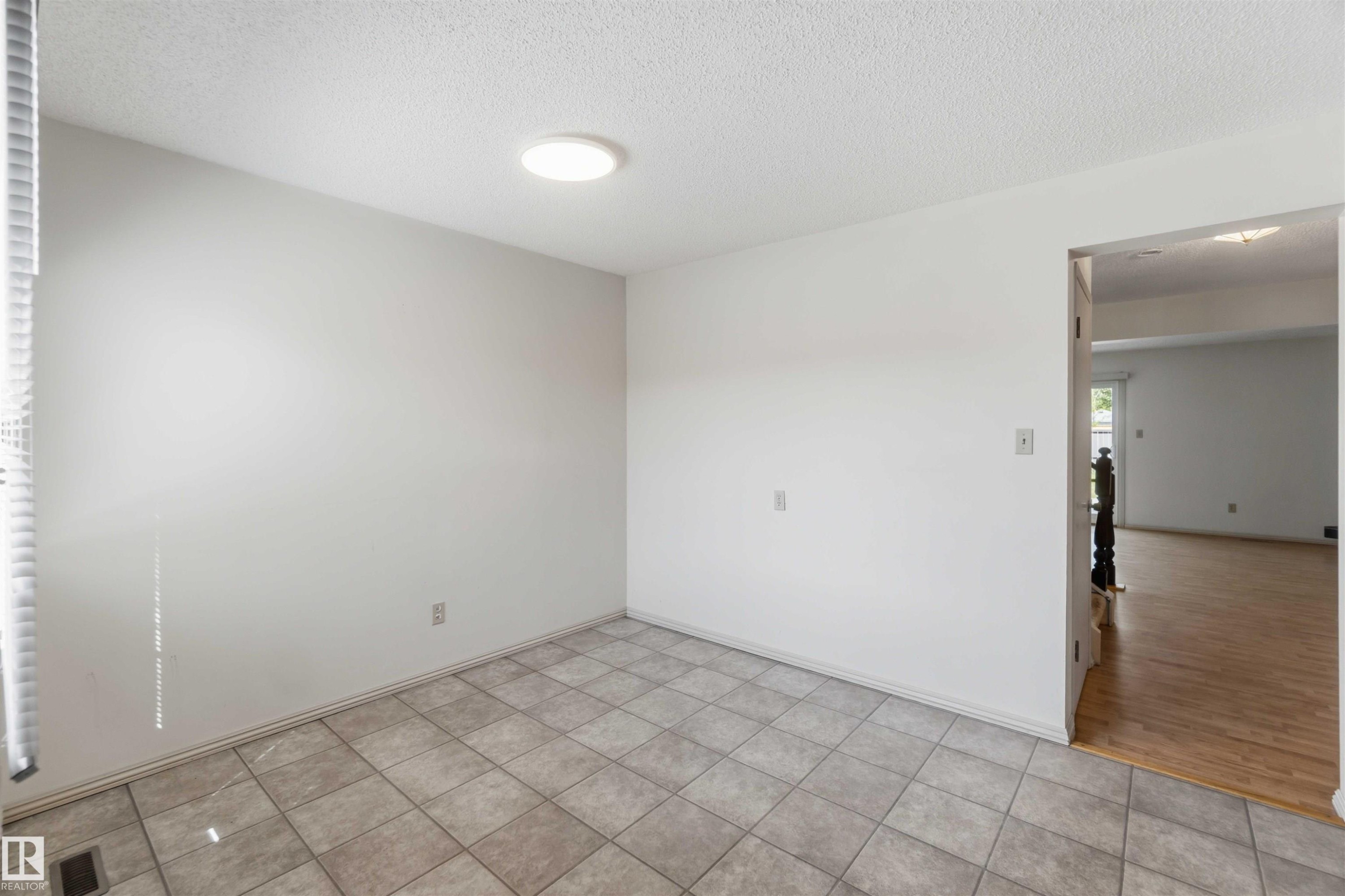 2716 136A Avenue, Edmonton, AB