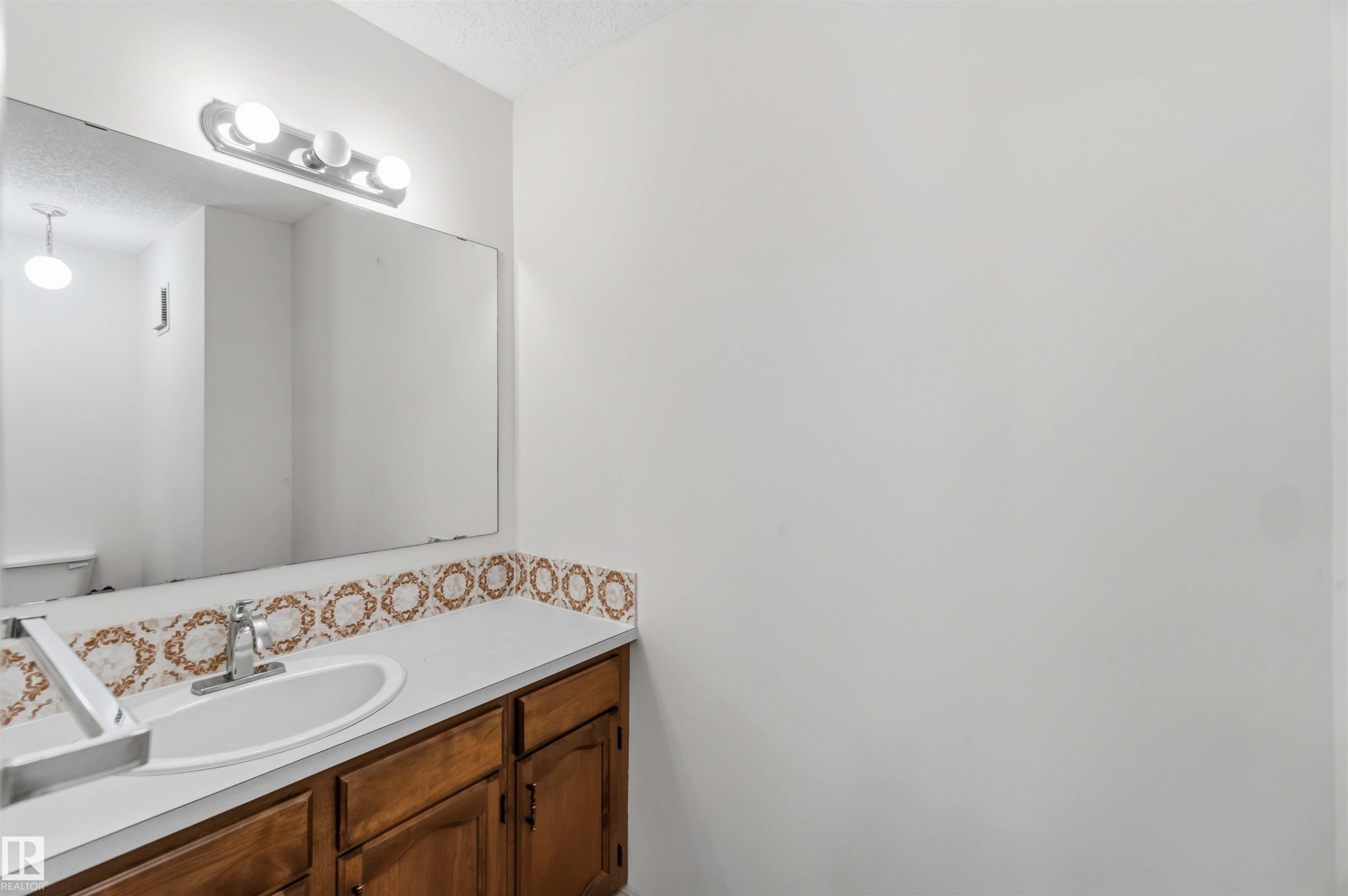 2716 136A Avenue, Edmonton, AB