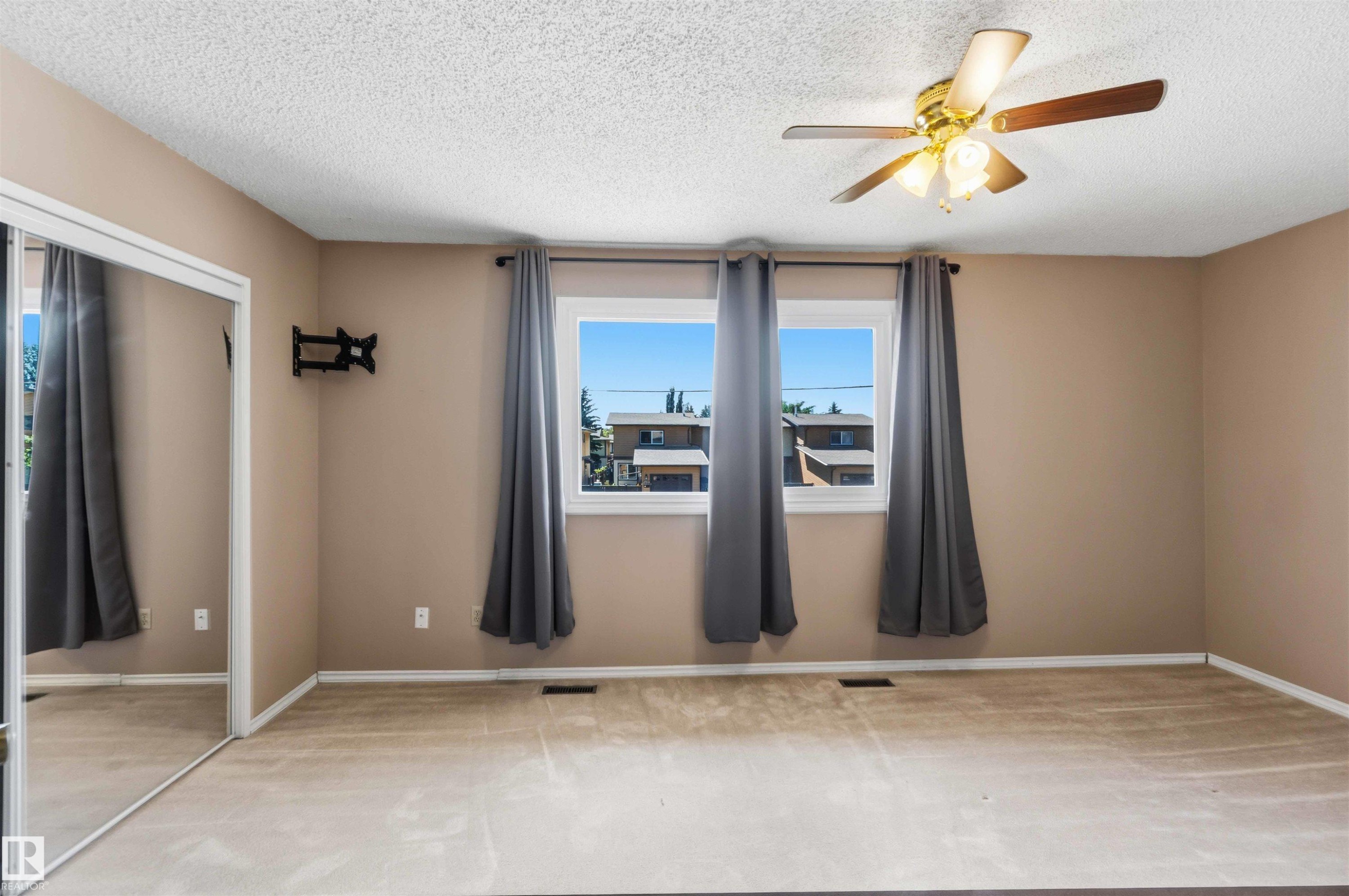 2716 136A Avenue, Edmonton, AB