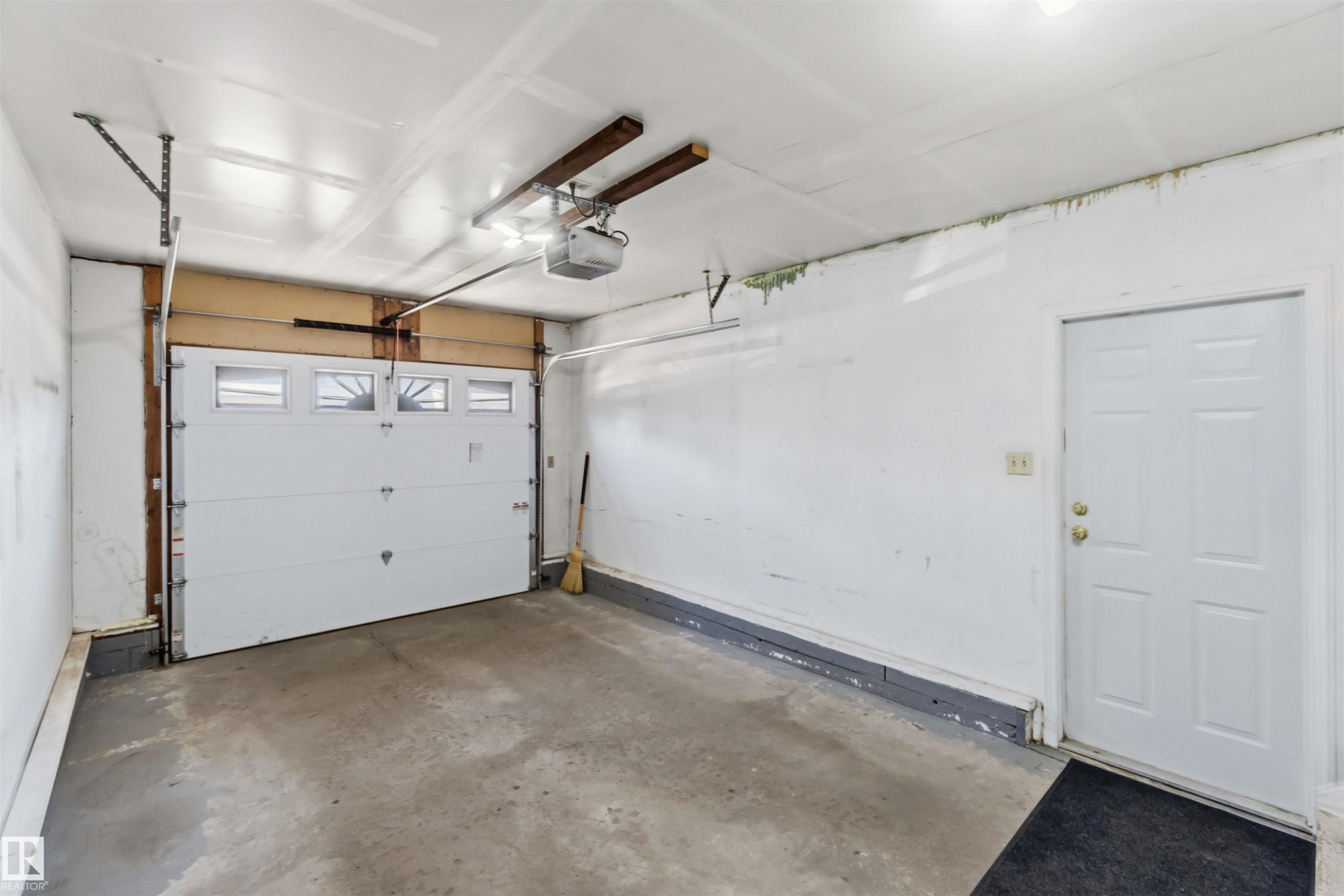2716 136A Avenue, Edmonton, AB