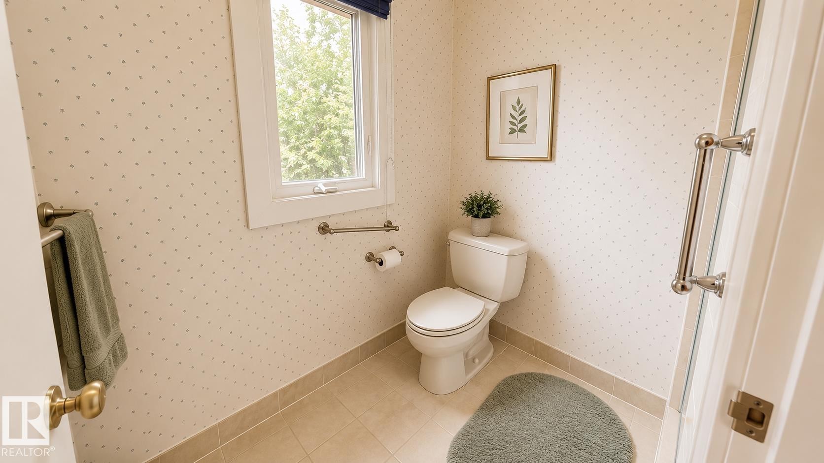 55 Quesnell Road Nw, Edmonton, AB - Indoor Photo Showing Bathroom