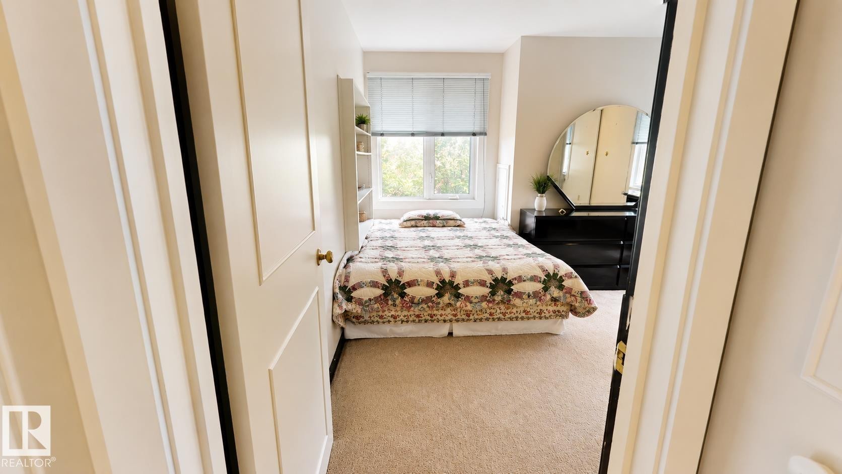 55 Quesnell Road Nw, Edmonton, AB - Indoor