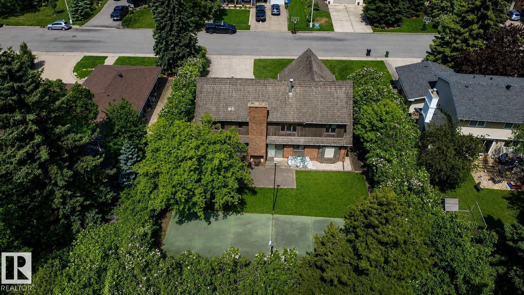 55 Quesnell Road Nw, Edmonton, AB - Outdoor