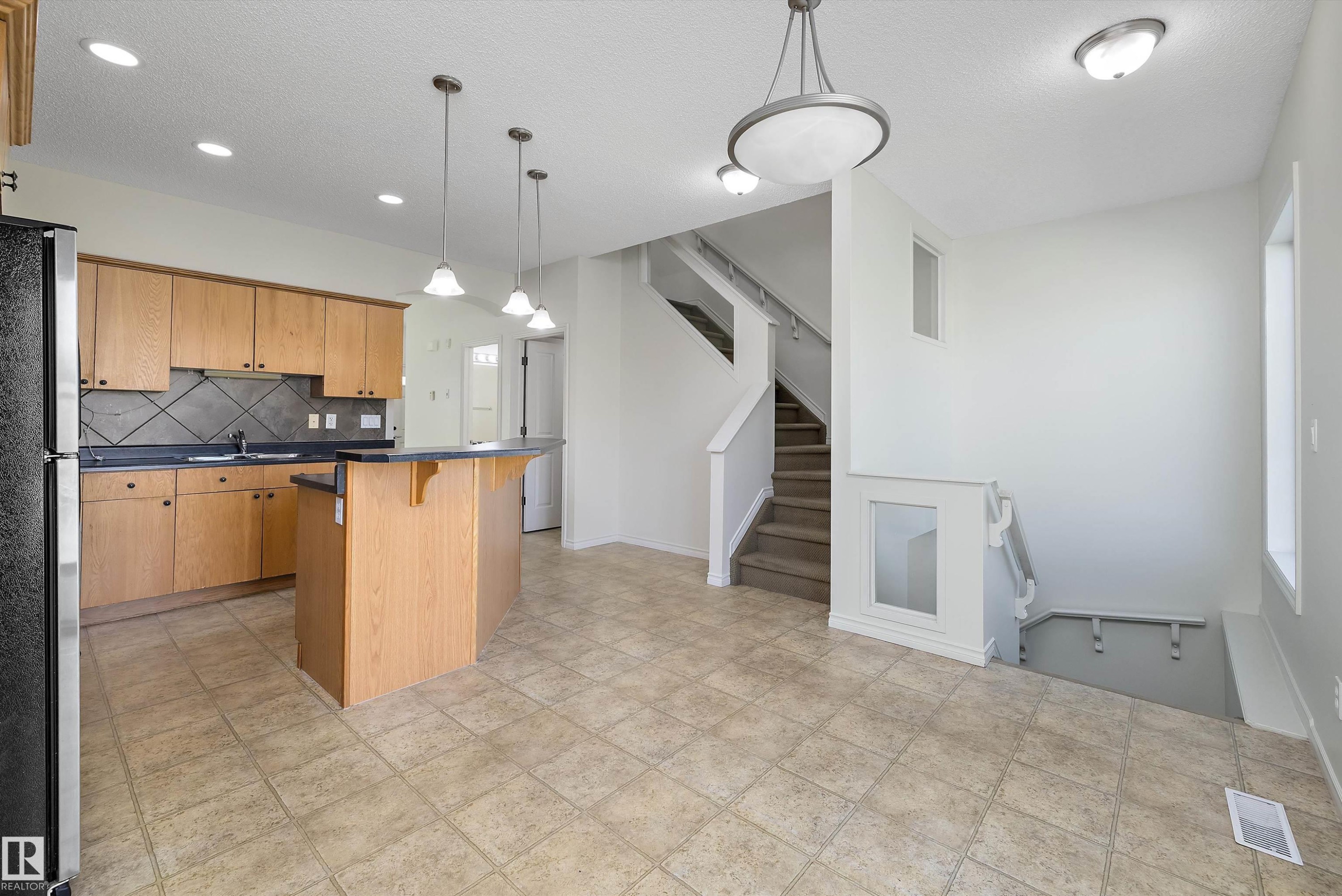 101 13825 155 Avenue, Edmonton, AB