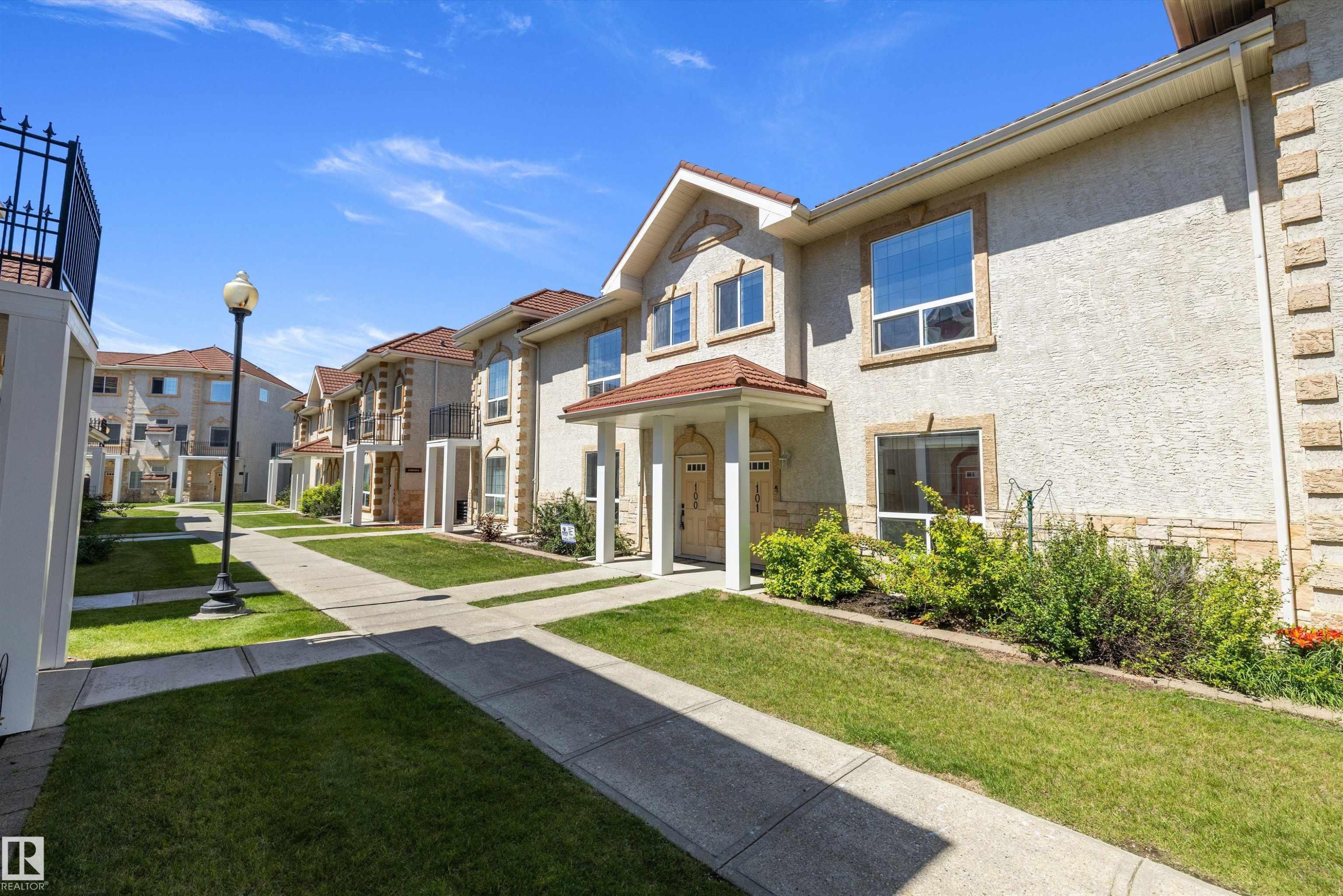 101 13825 155 Avenue, Edmonton, AB