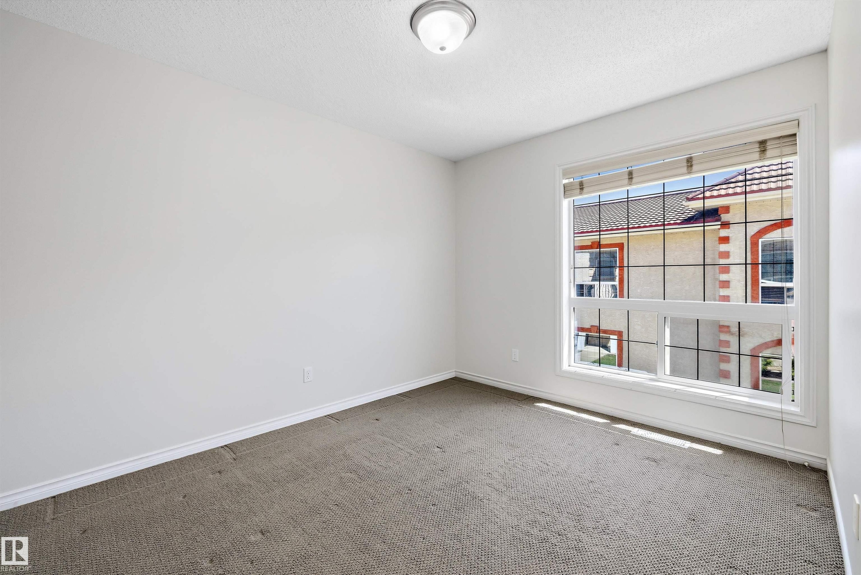 101 13825 155 Avenue, Edmonton, AB