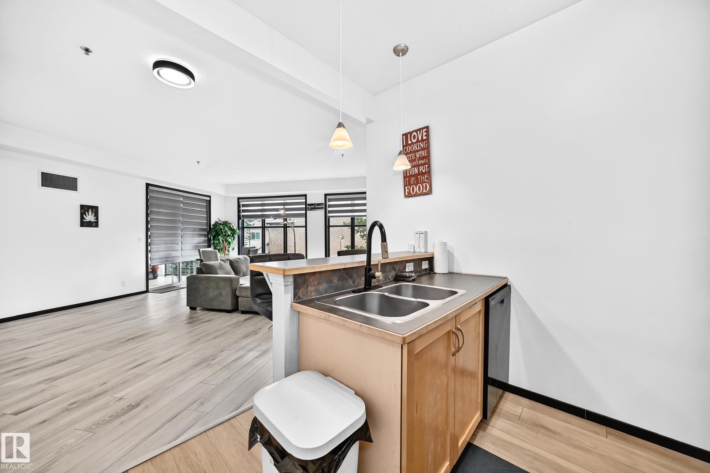 #226 4831 104A St Nw, Edmonton, AB - Indoor Photo Showing Kitchen With Double Sink