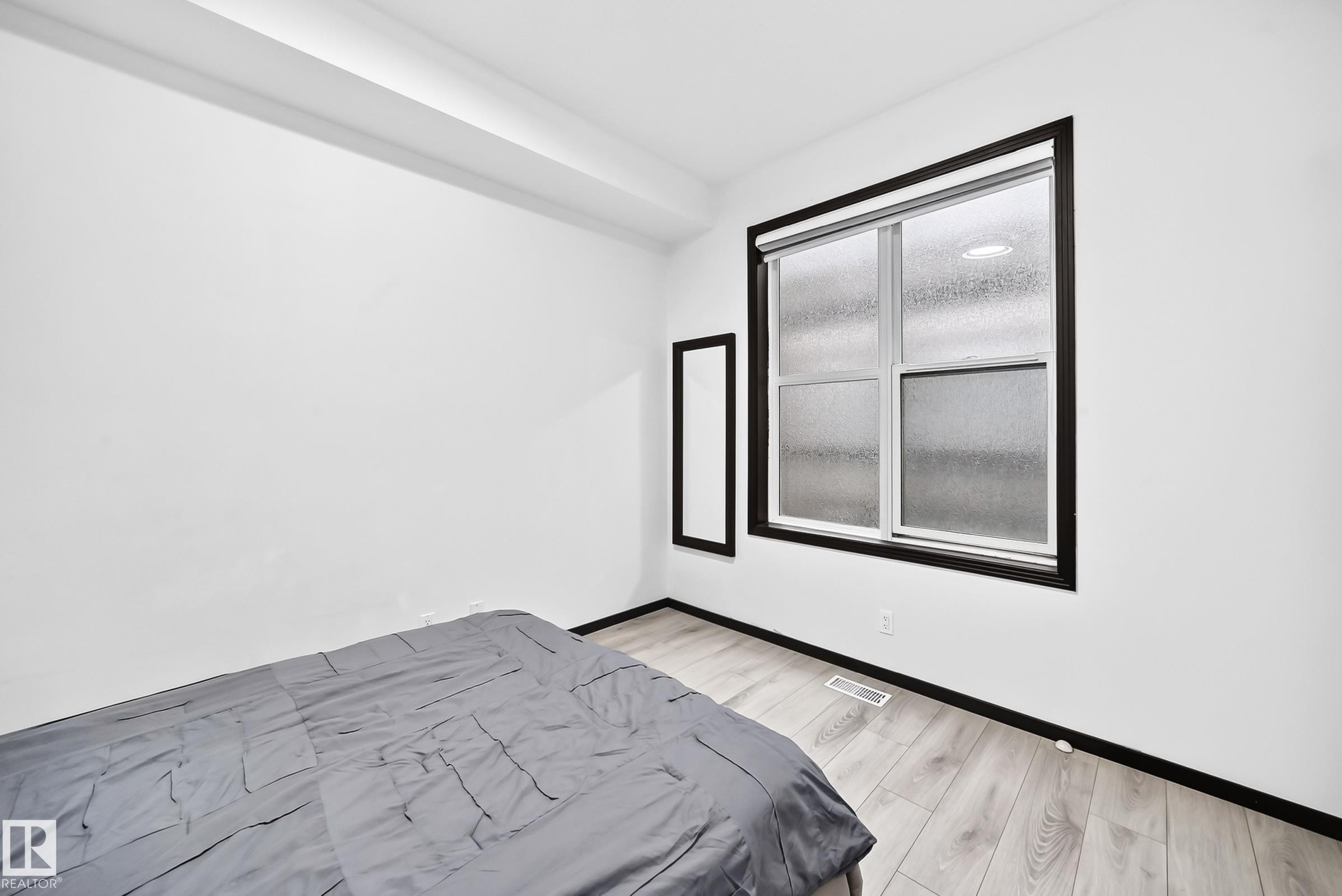 #226 4831 104A St Nw, Edmonton, AB - Indoor Photo Showing Bedroom