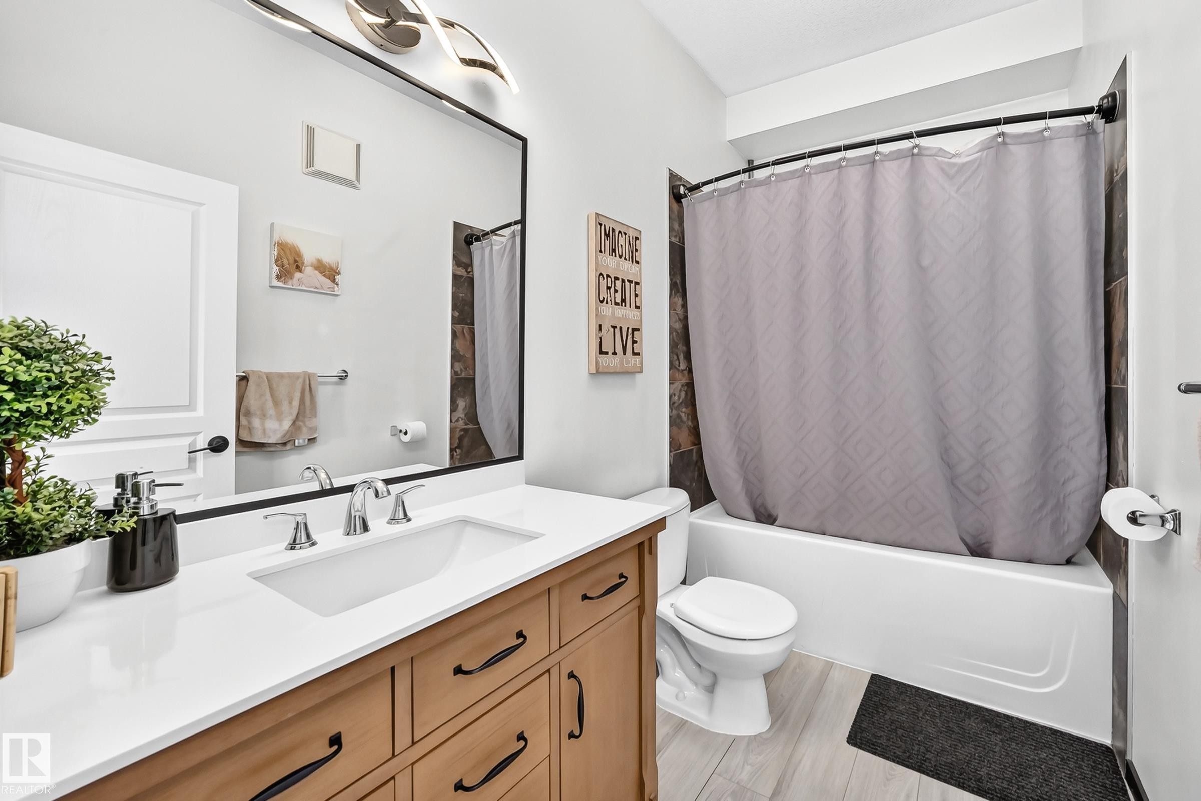 #226 4831 104A St Nw, Edmonton, AB - Indoor Photo Showing Bathroom
