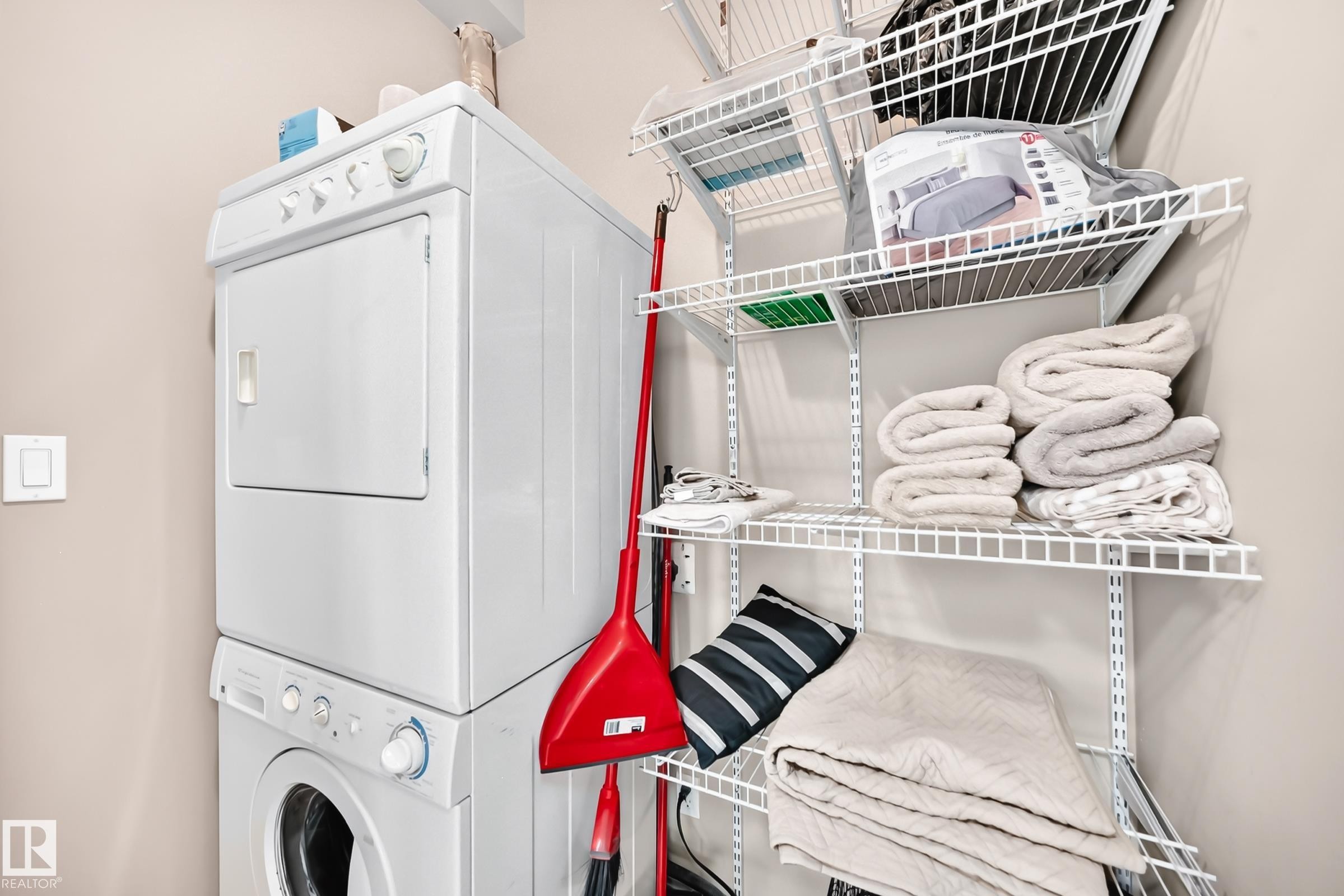 #226 4831 104A St Nw, Edmonton, AB - Indoor Photo Showing Laundry Room