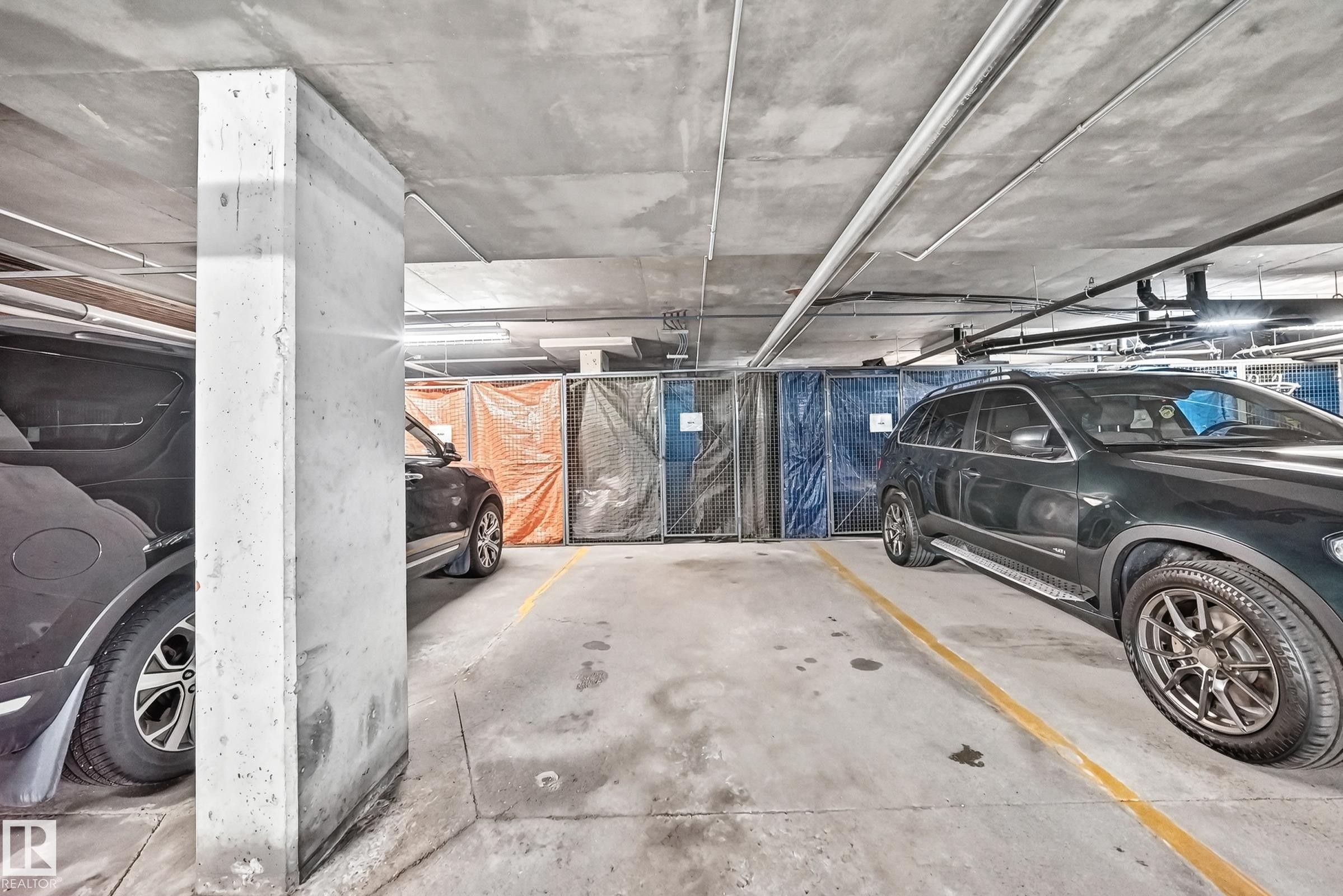 #226 4831 104A St Nw, Edmonton, AB - Indoor Photo Showing Garage